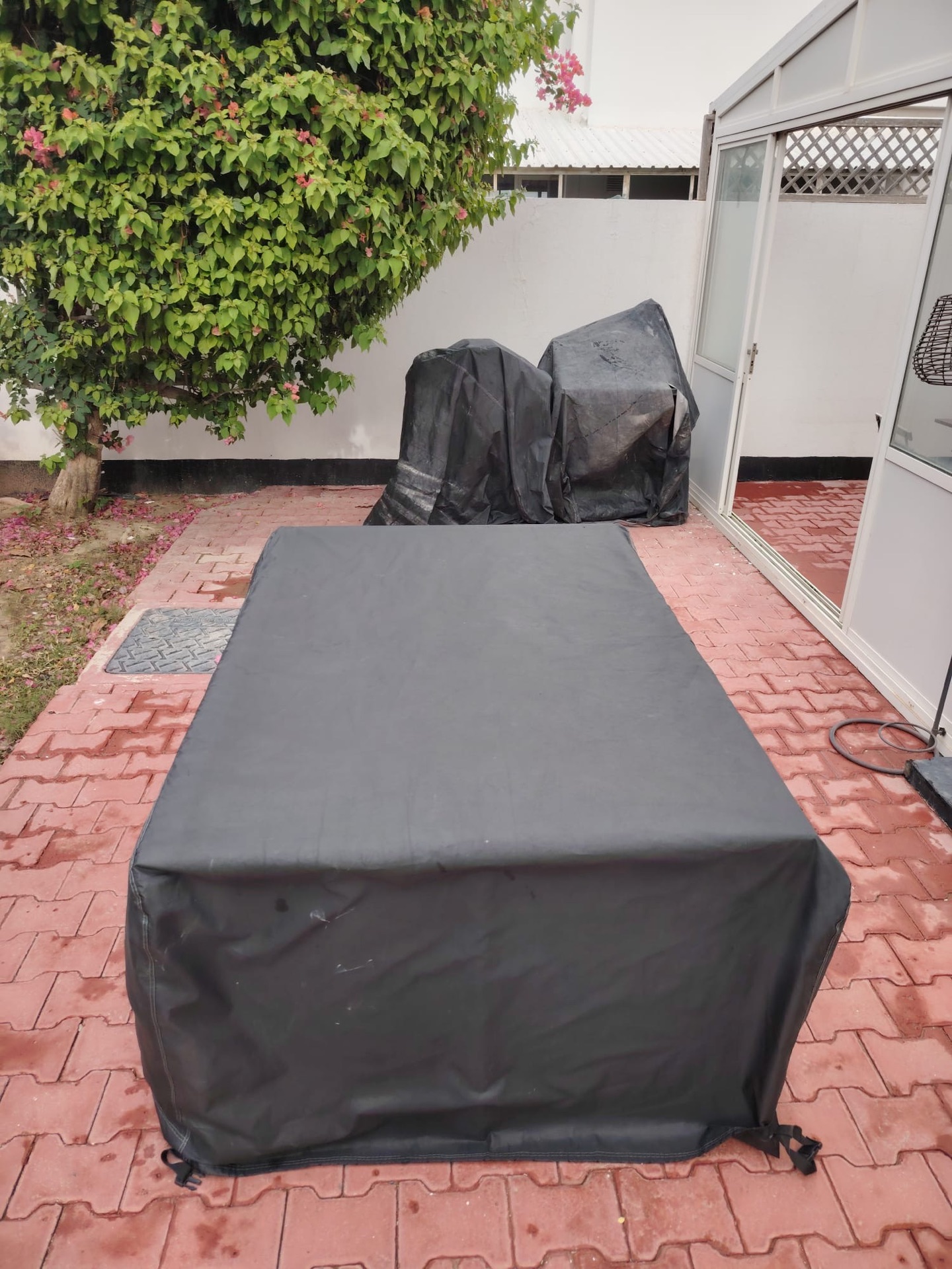 Garden table with 6 chairs - Image 5