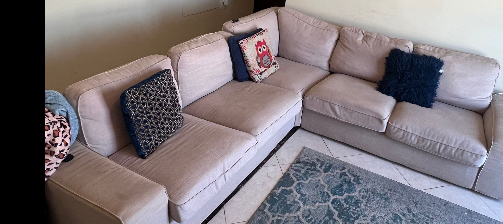 KIVIK SOFA FOR SALE 700 QAR - Image 3