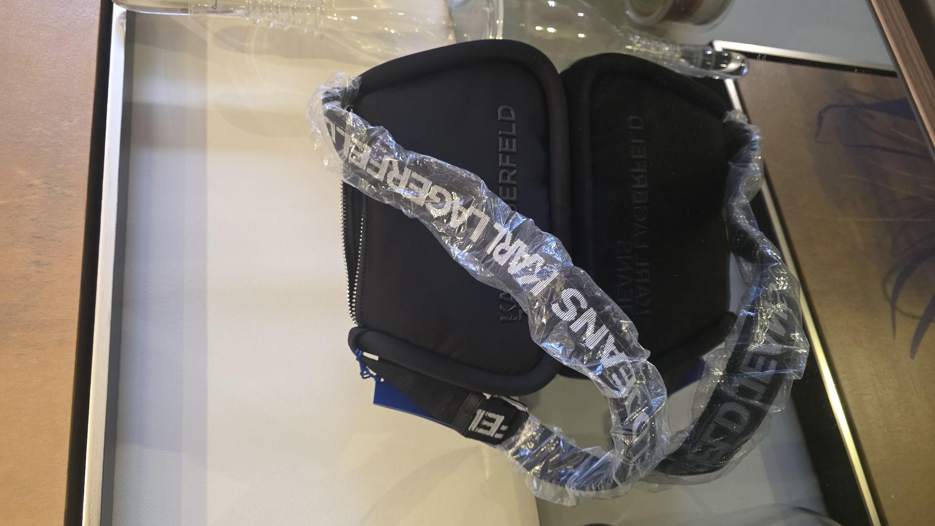 Brand new Karl Legerfeld shoulder bag - Image 2