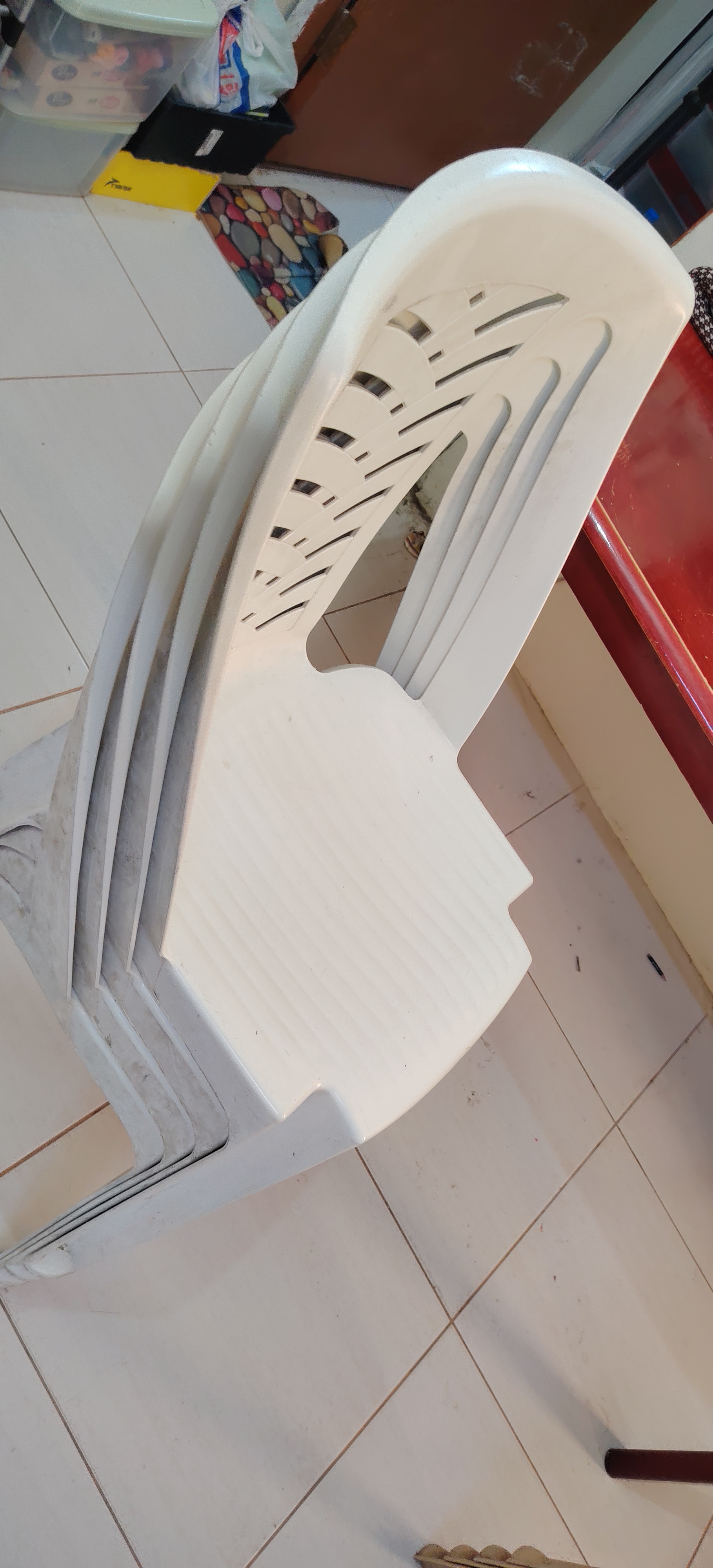Dinning table and chairs - Image 9