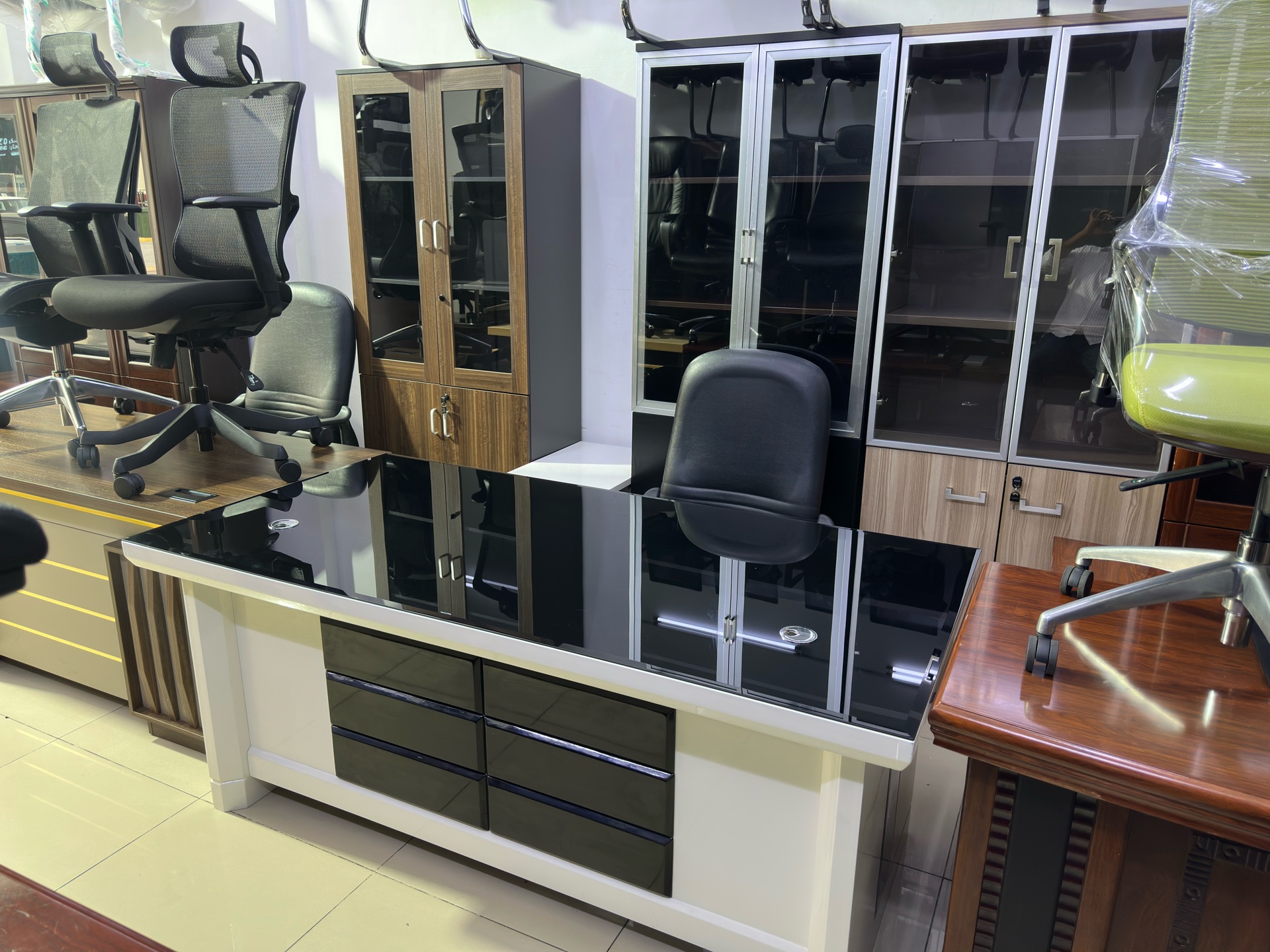 Used Office Furniture Sets For Sale Call — 33087737 - Image 3