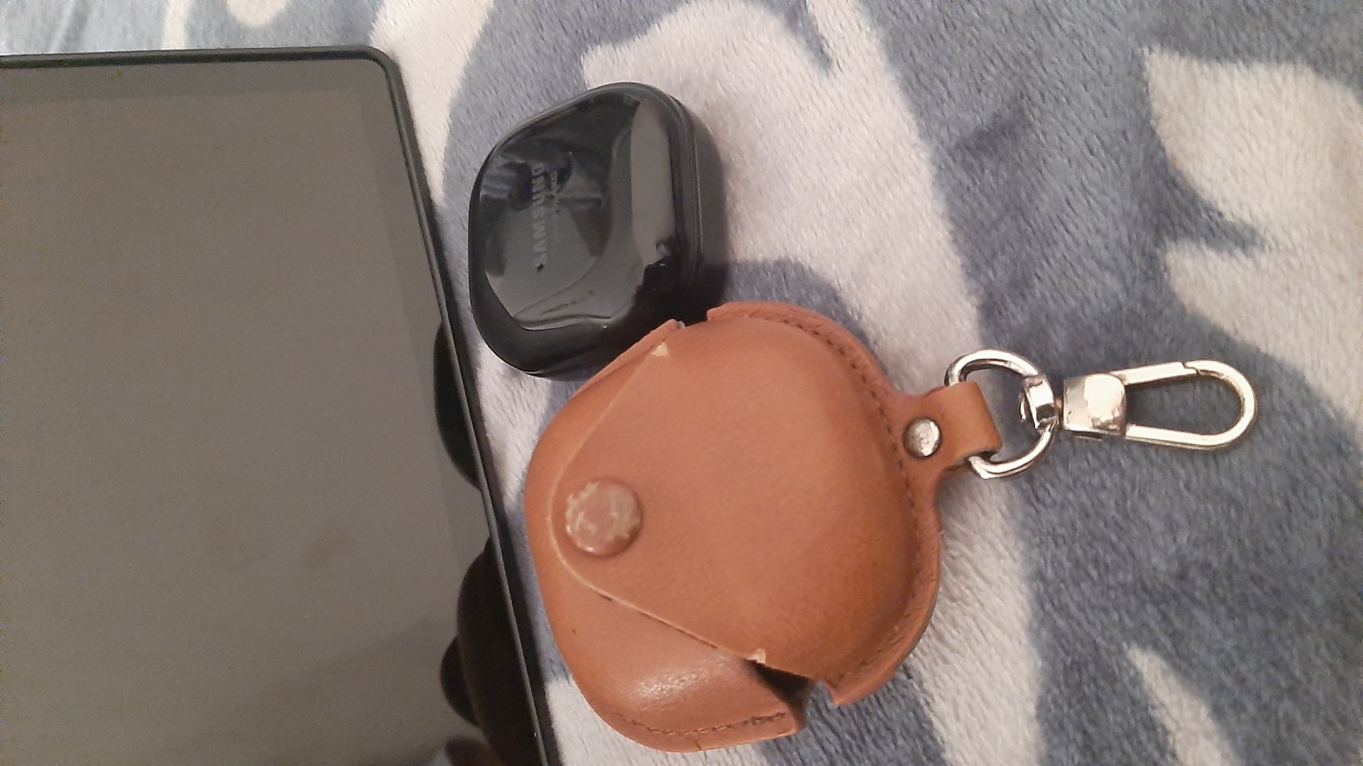 Samsung galaxy buds live.  - Image 5