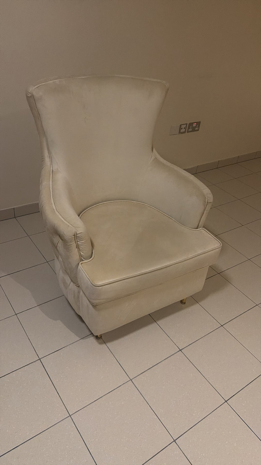 Modern and stylish chairs set - Image 2
