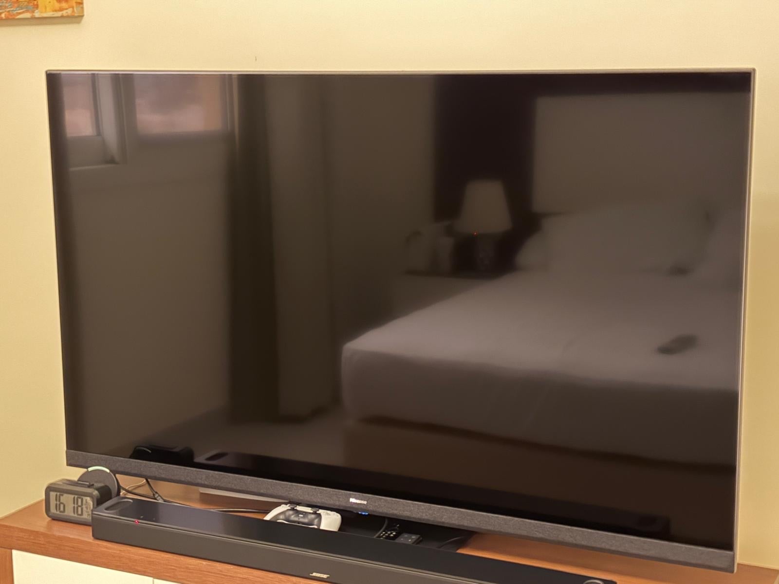 Selling my Hisense 65-inch Mini-LED ULED 4K Smart TV. - Image 3