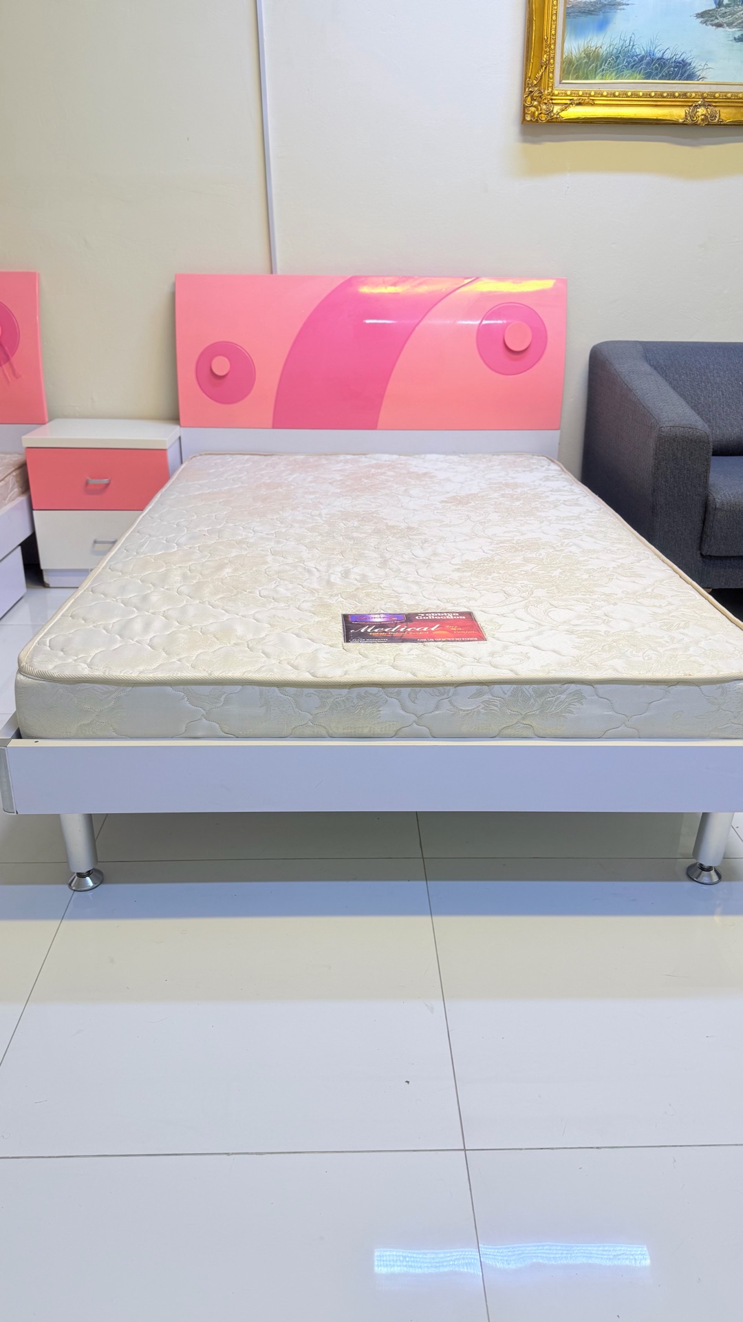 2 bed with mattresses - Image 1