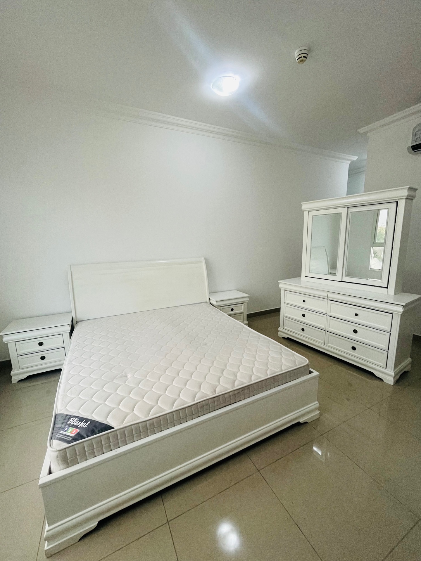 Bed room set - Image 4