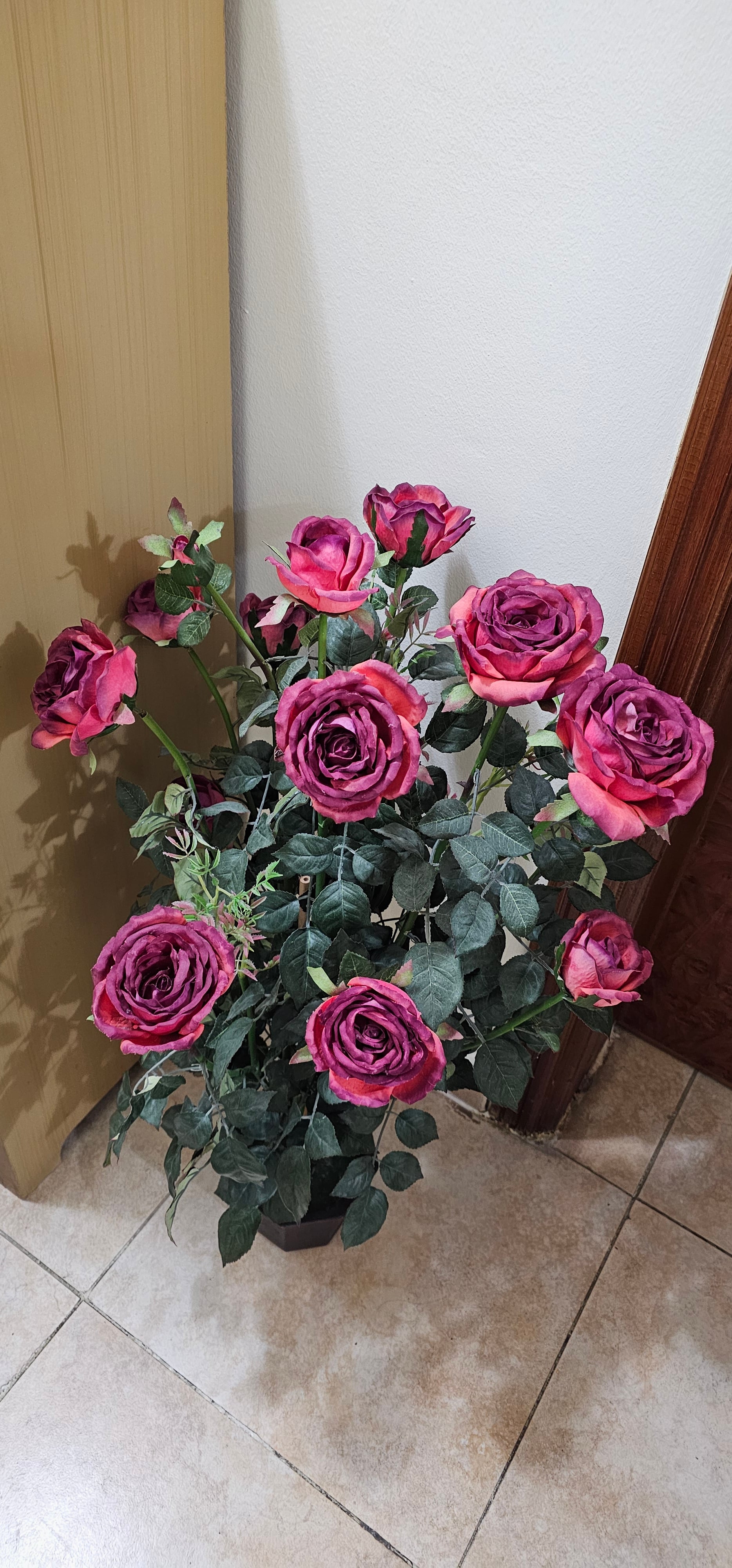 Artificial rose plant - Image 2
