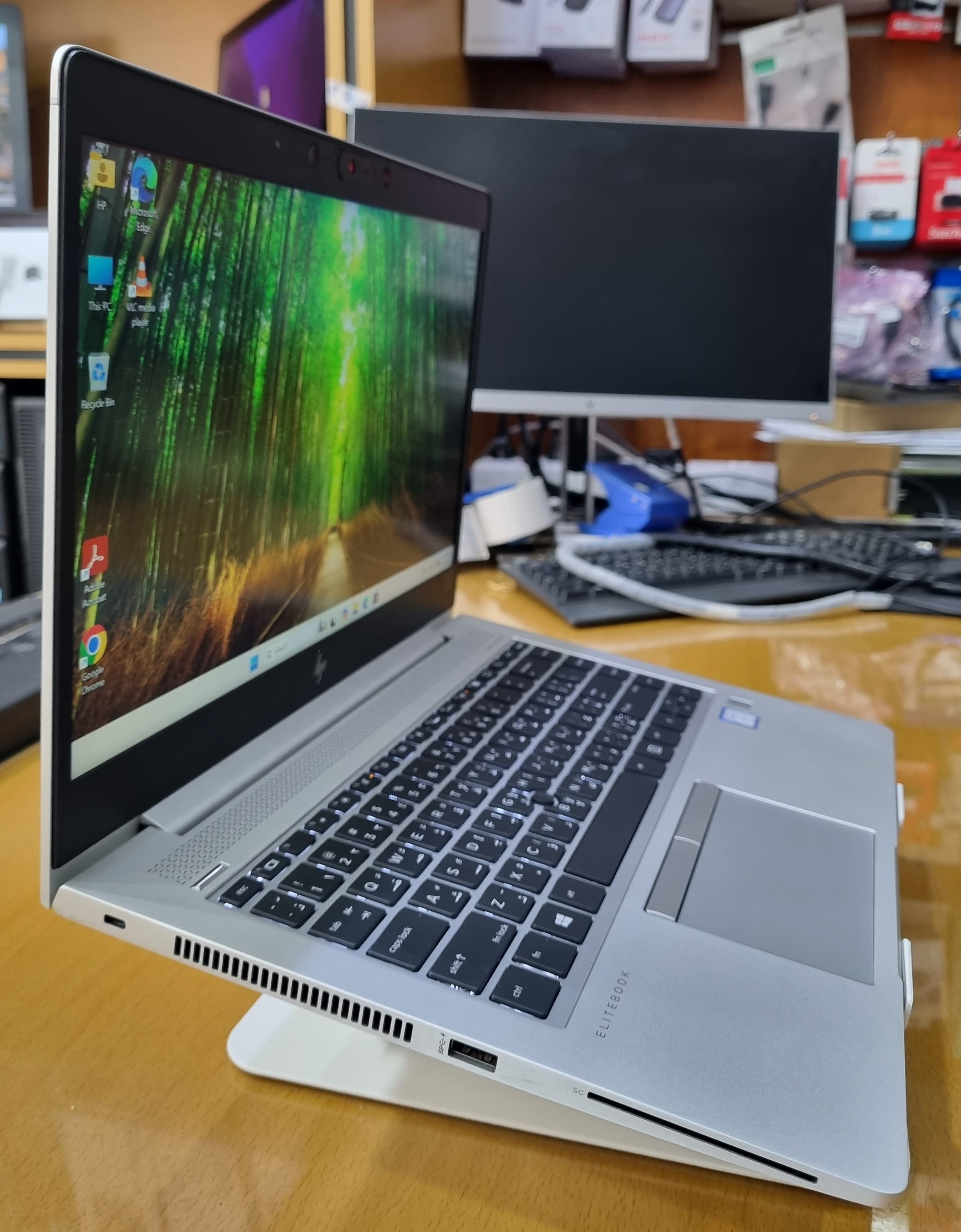 HP ELITEBOOK 840 G7 ( QATAR USE - NOT REFURBISHED ) - Image 4