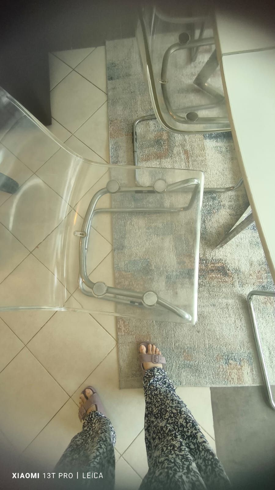 Extendable Dinning with Chairs  - Image 6
