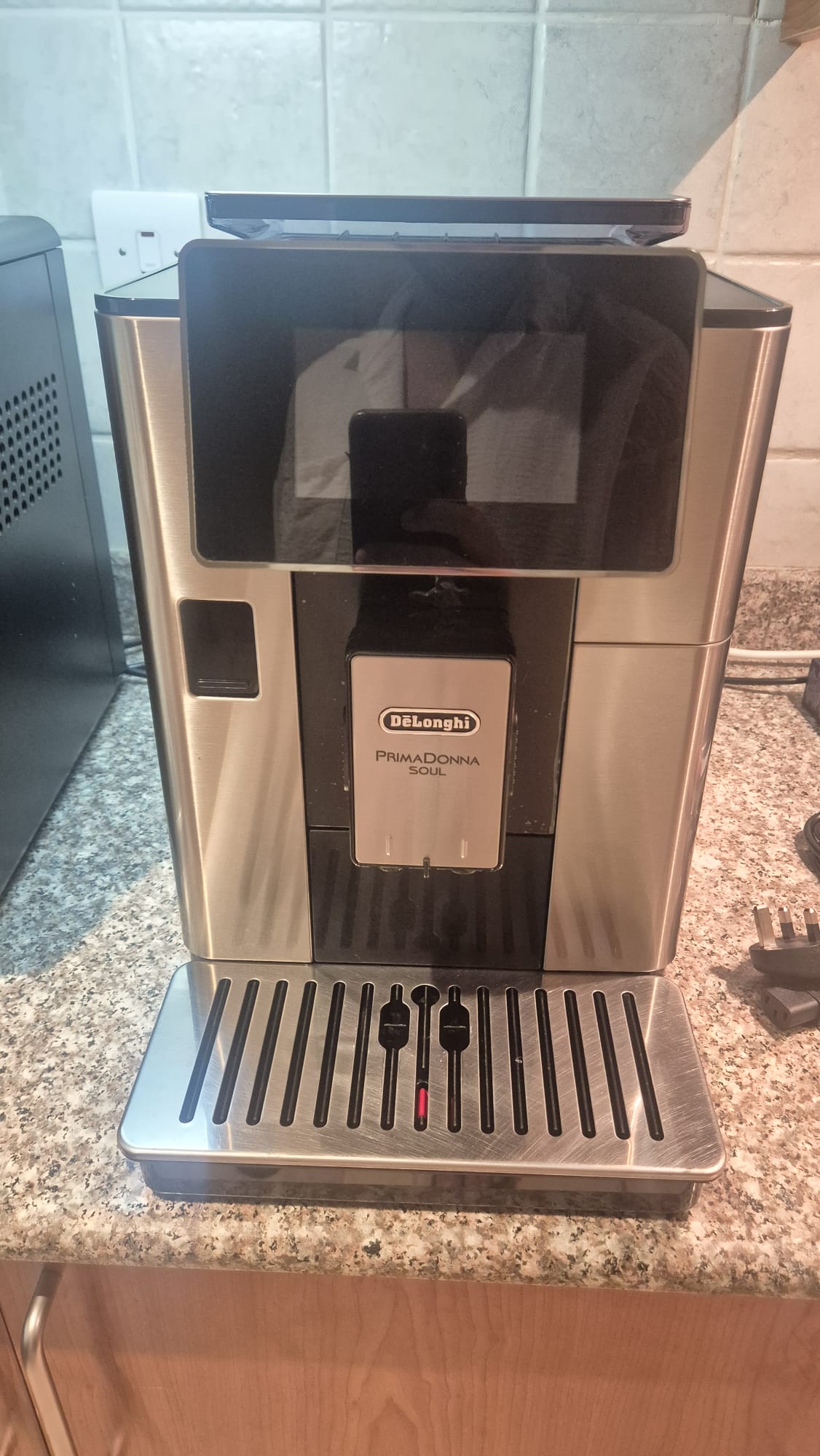 Coffee Maker - DeLonghi PrimaDonna (under warranty) - Image 2