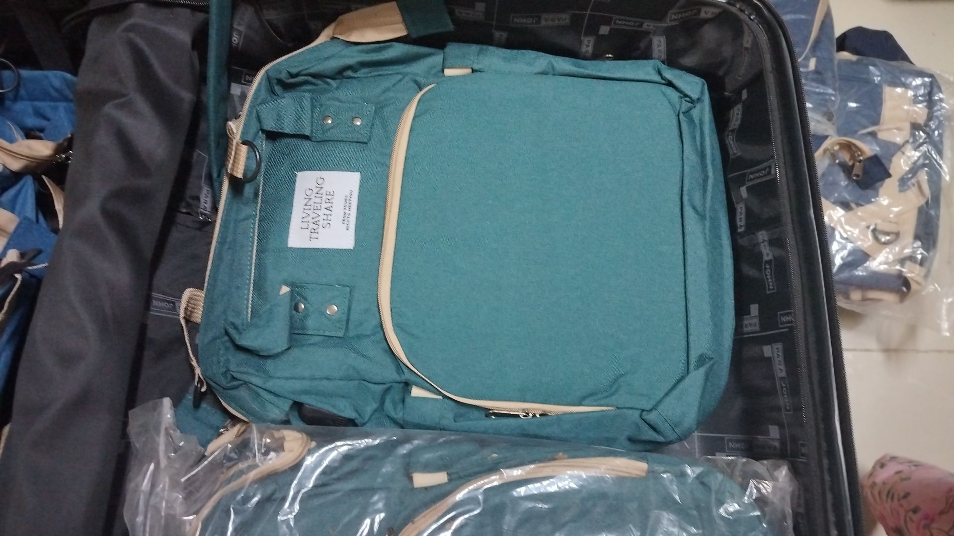 UNUSED BRAND NEW MOTHER TRAVEL BAG QR 40 - Image 2