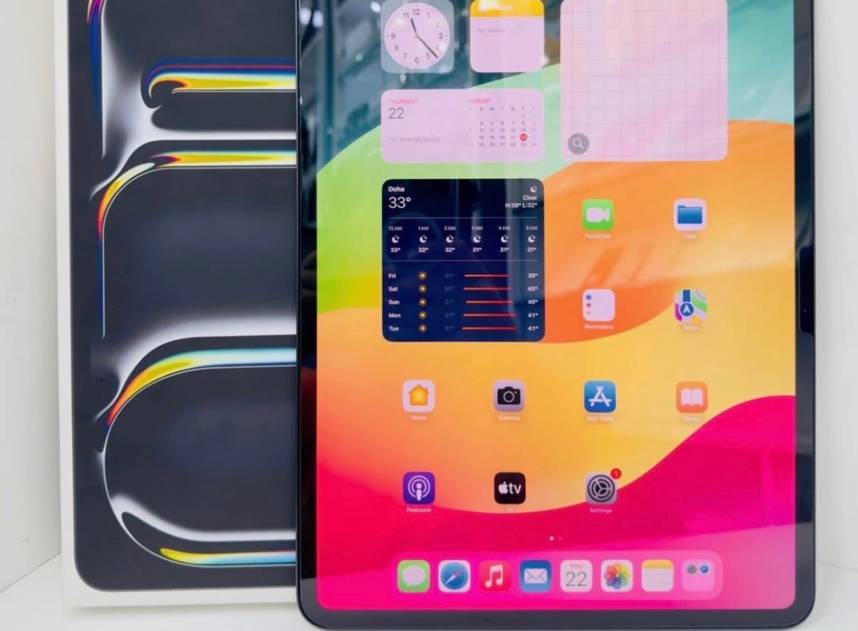 iPad Pro 13 inch M4 same like new  - Image 3