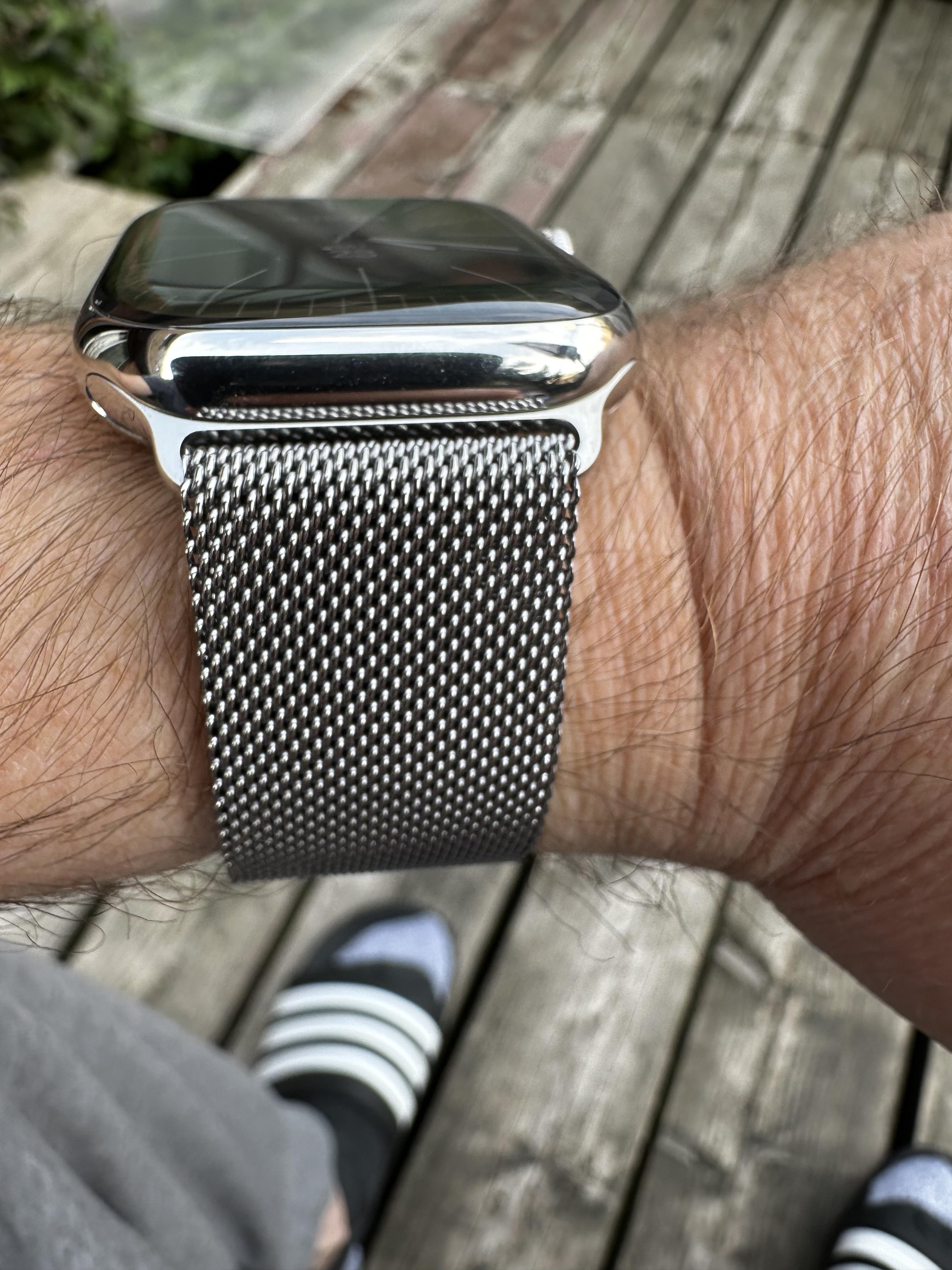 Apple Watch Series 9, stainless steel with unreachable glass - Image 2