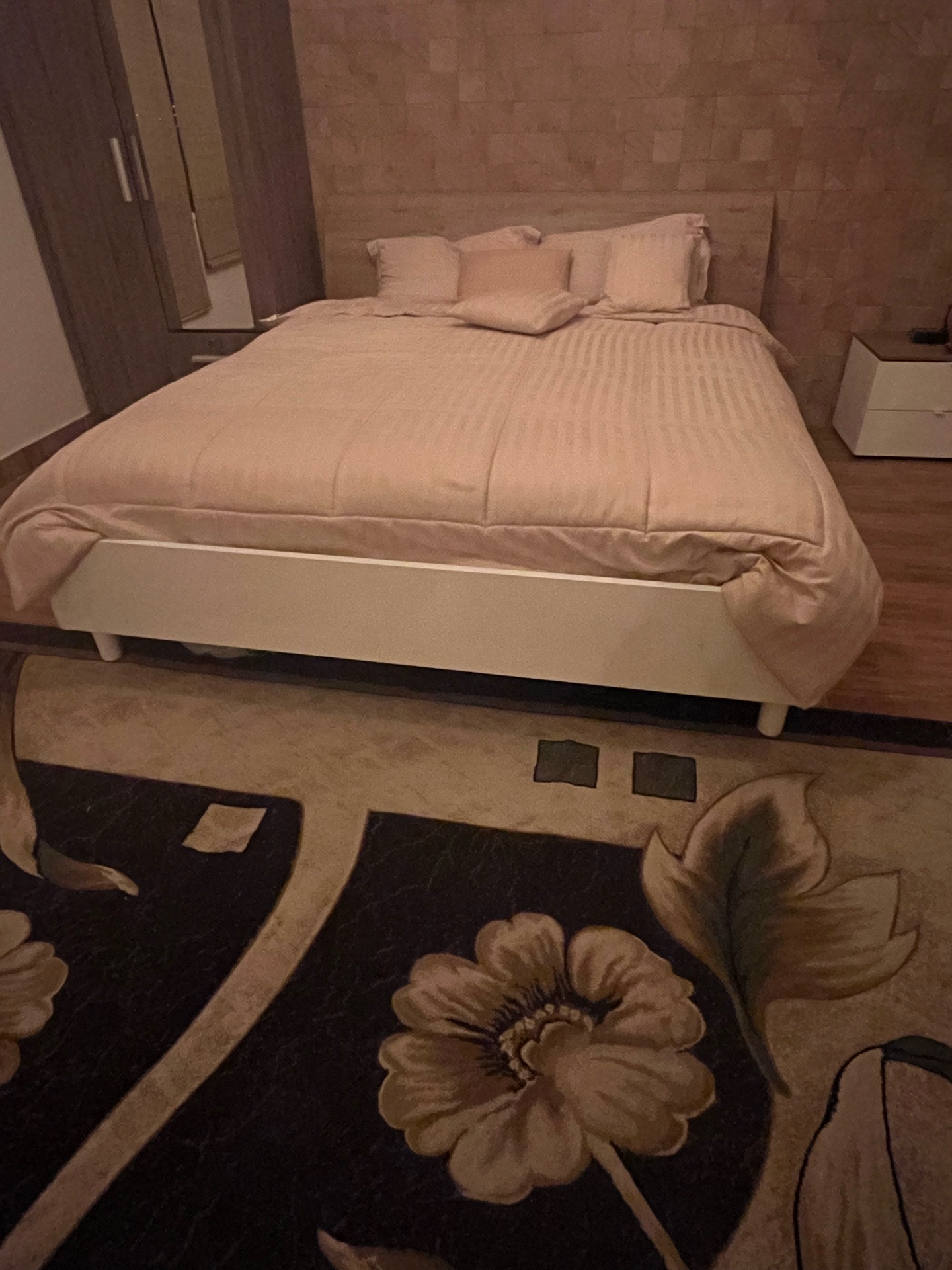 Home Centre wooden size bed home - Image 2