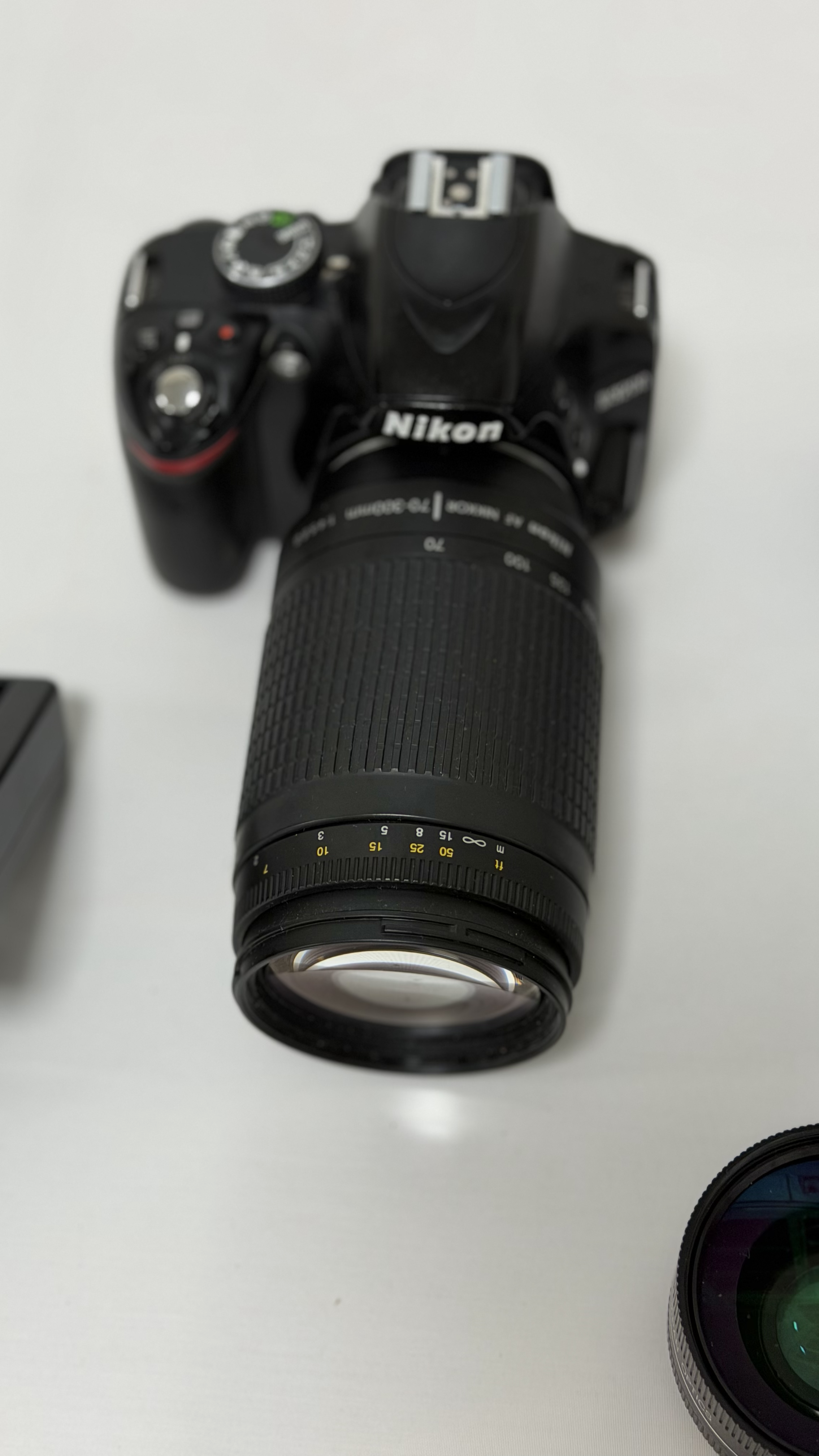 NIKON - Image 1