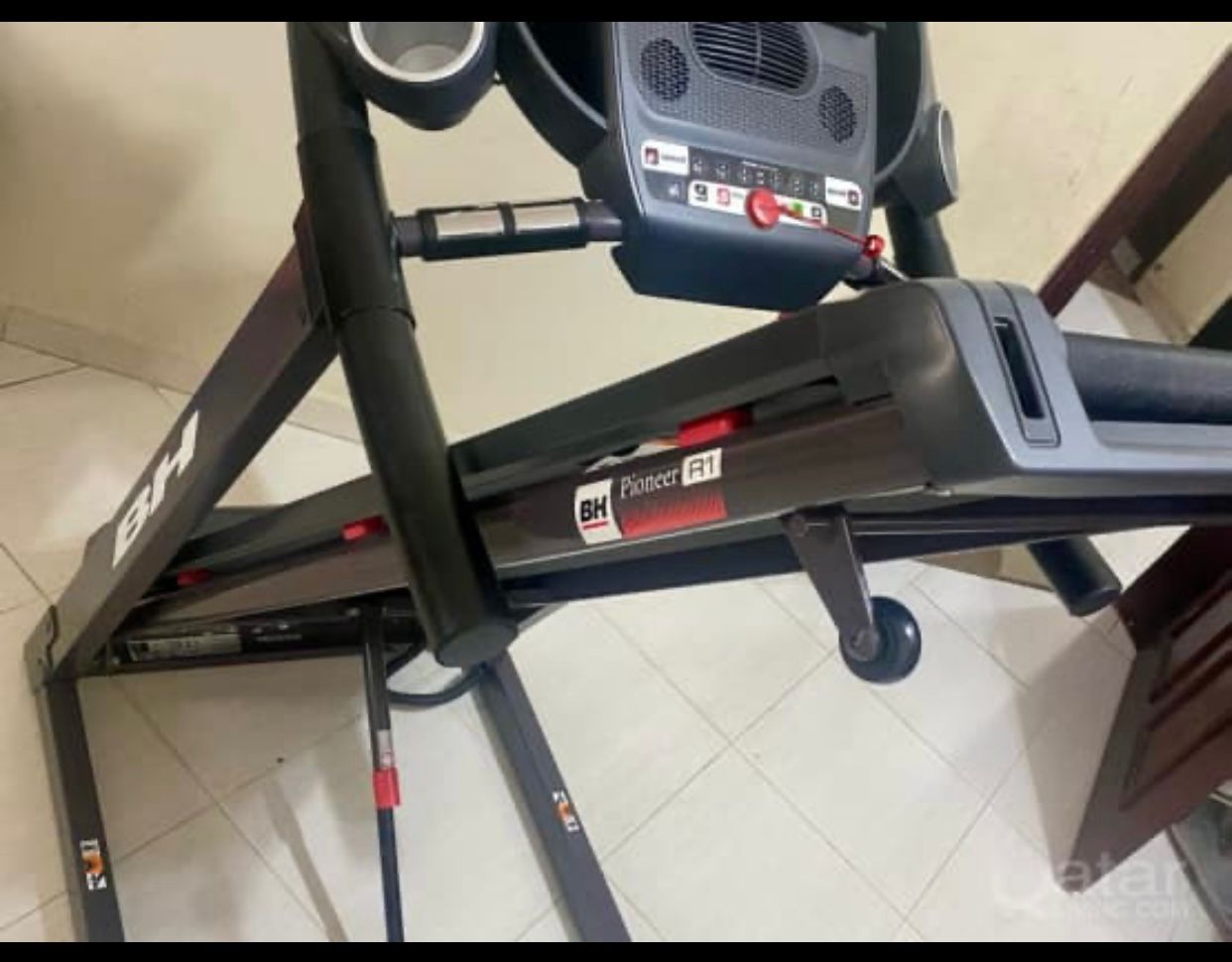 BH PIONEER R1 TREADMILL - Image 1
