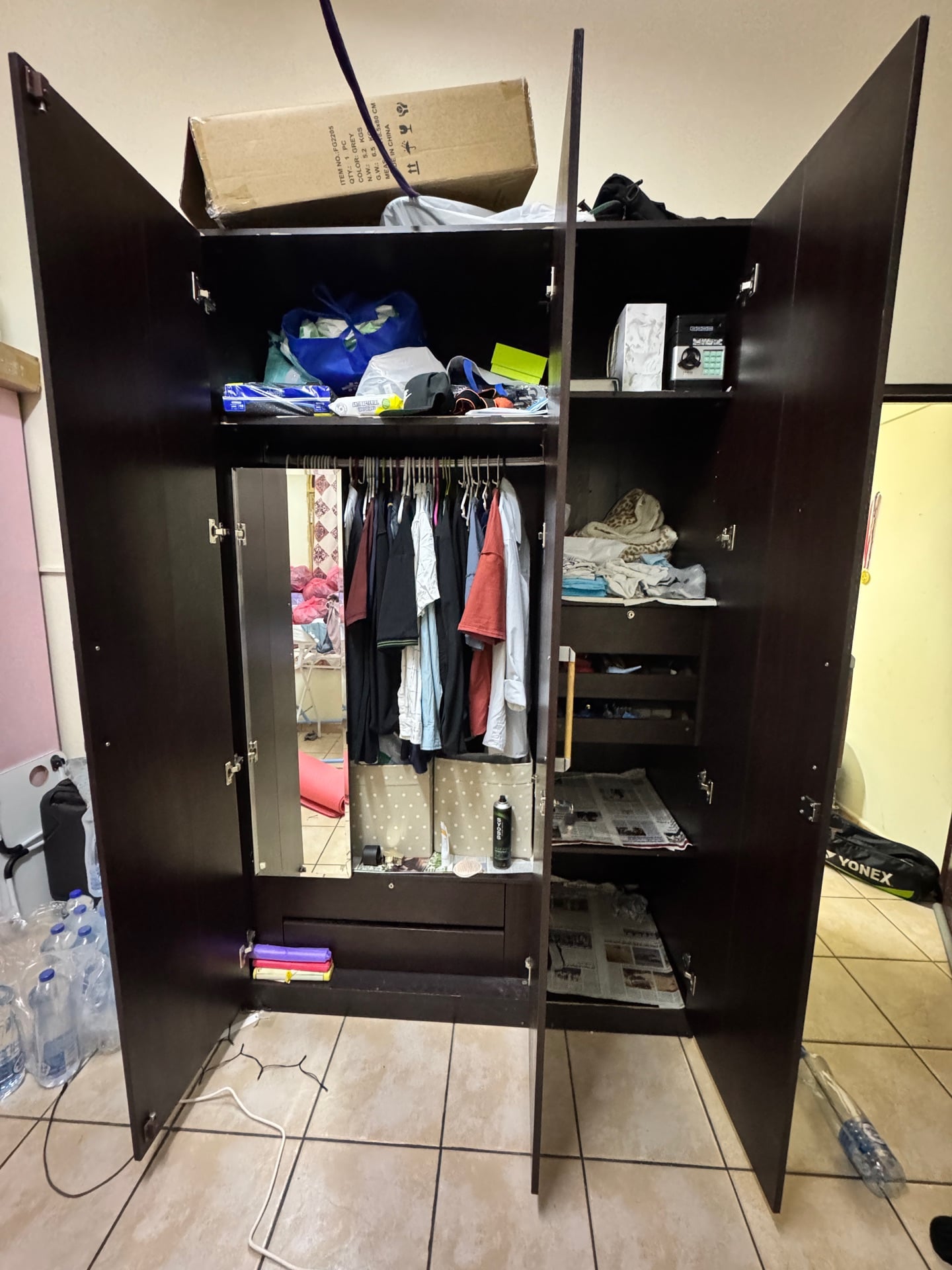 Neatly used 3 door cupboard - Image 2