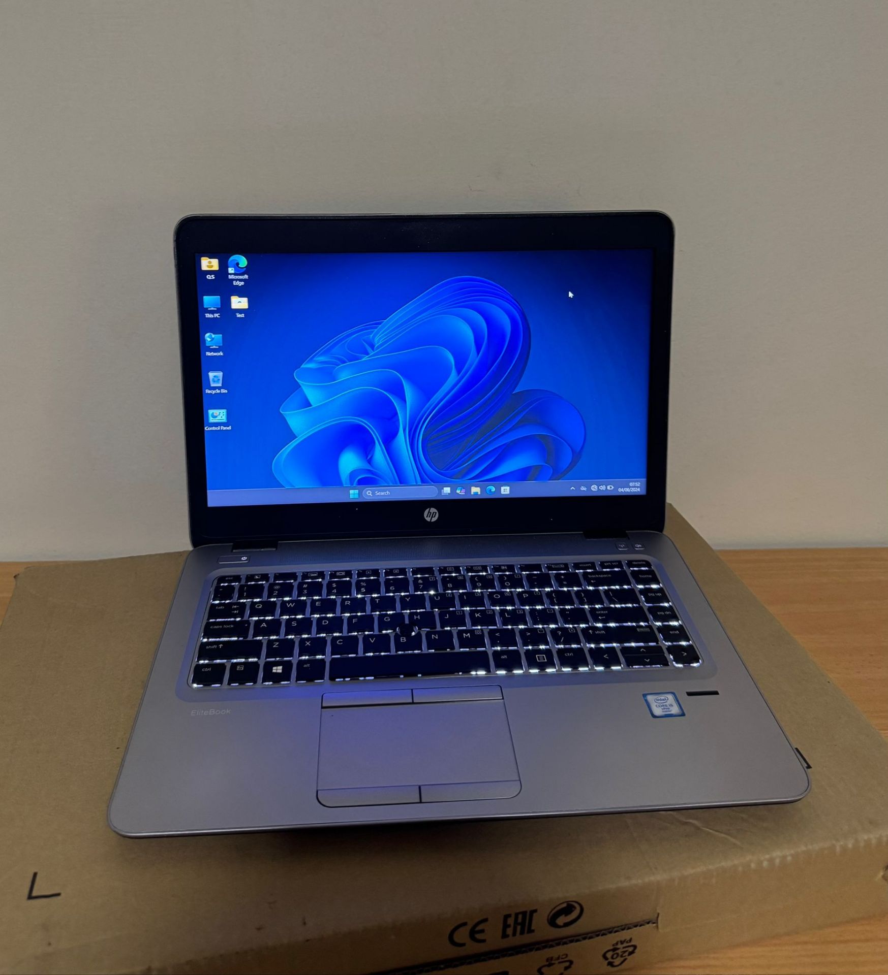 Hp 
Elitebook 840g3 
Ram 8 gb
Ssd 256 gb 
Core i5 
14 inch 
 - Image 2