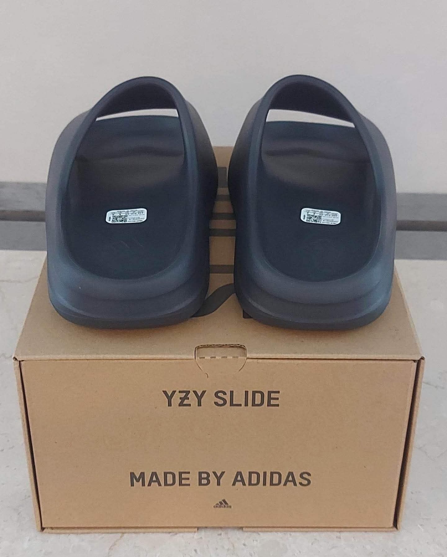 Adidas Yeezy Slide Dark Onyx - Image 6