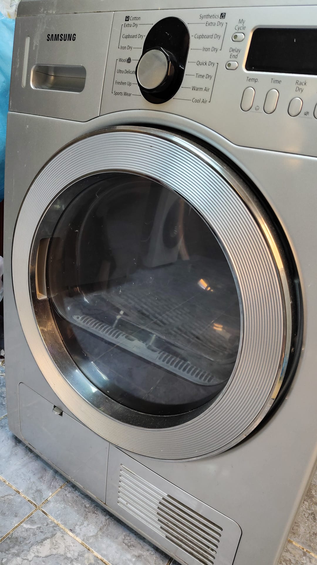 Used Big sized Samsung Dryer - Image 2