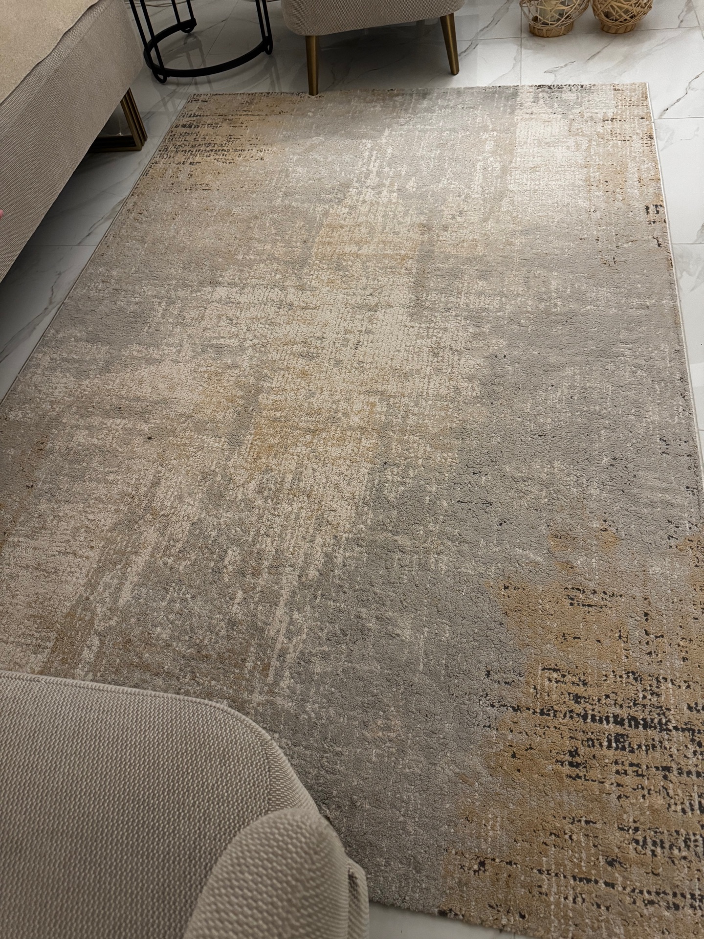 living room rug - Image 1