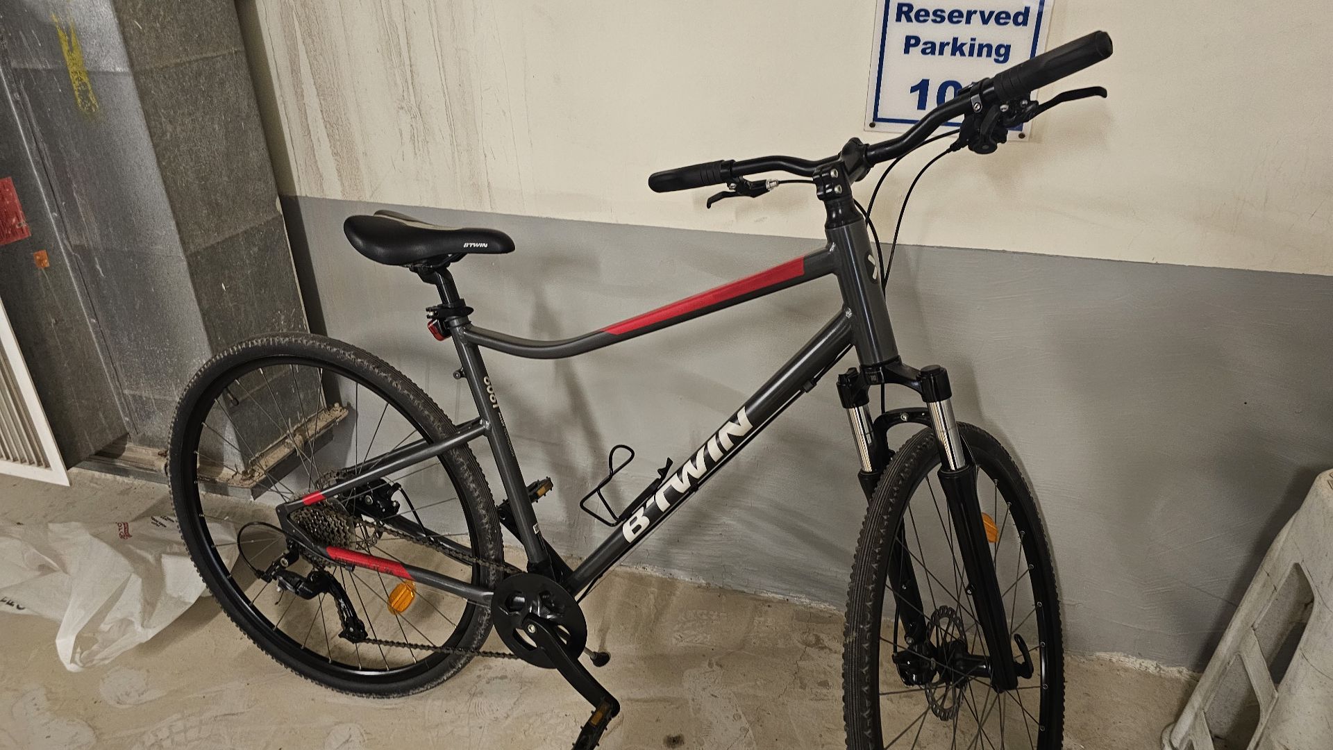 B’TWIN bike for sale – Excellent conditionللبيع عجلة B’TWIN أصلية بحالة ممتازة  - Image 2