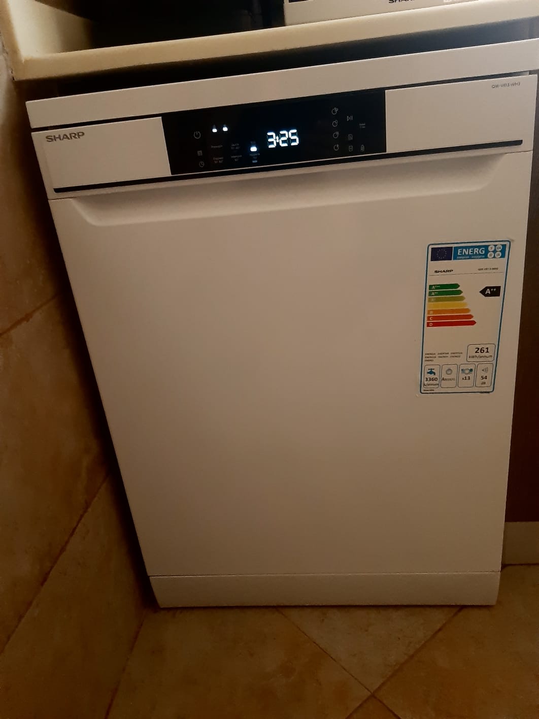 Scharp Dishwasher in very good condition like New - Image 3