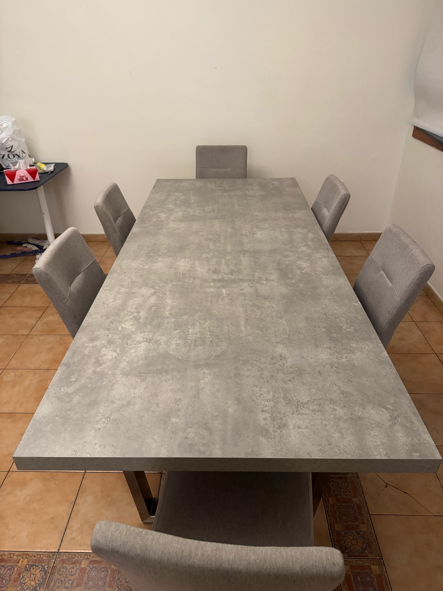 Dining table with 6 chairs  - Image 3