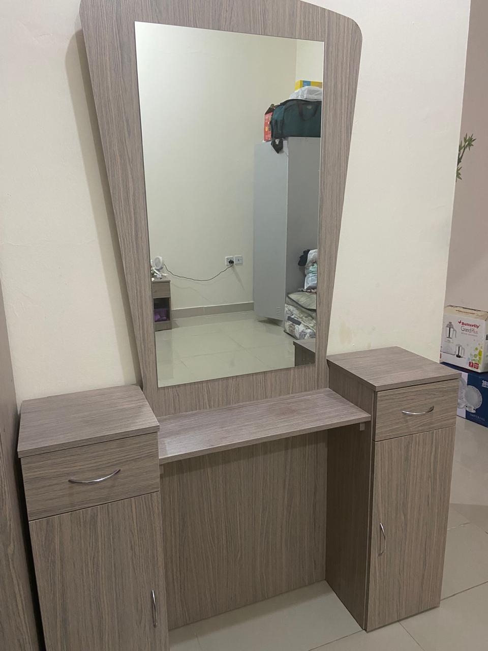 Ansar Gallery Bedroom Furniture Set - Image 8