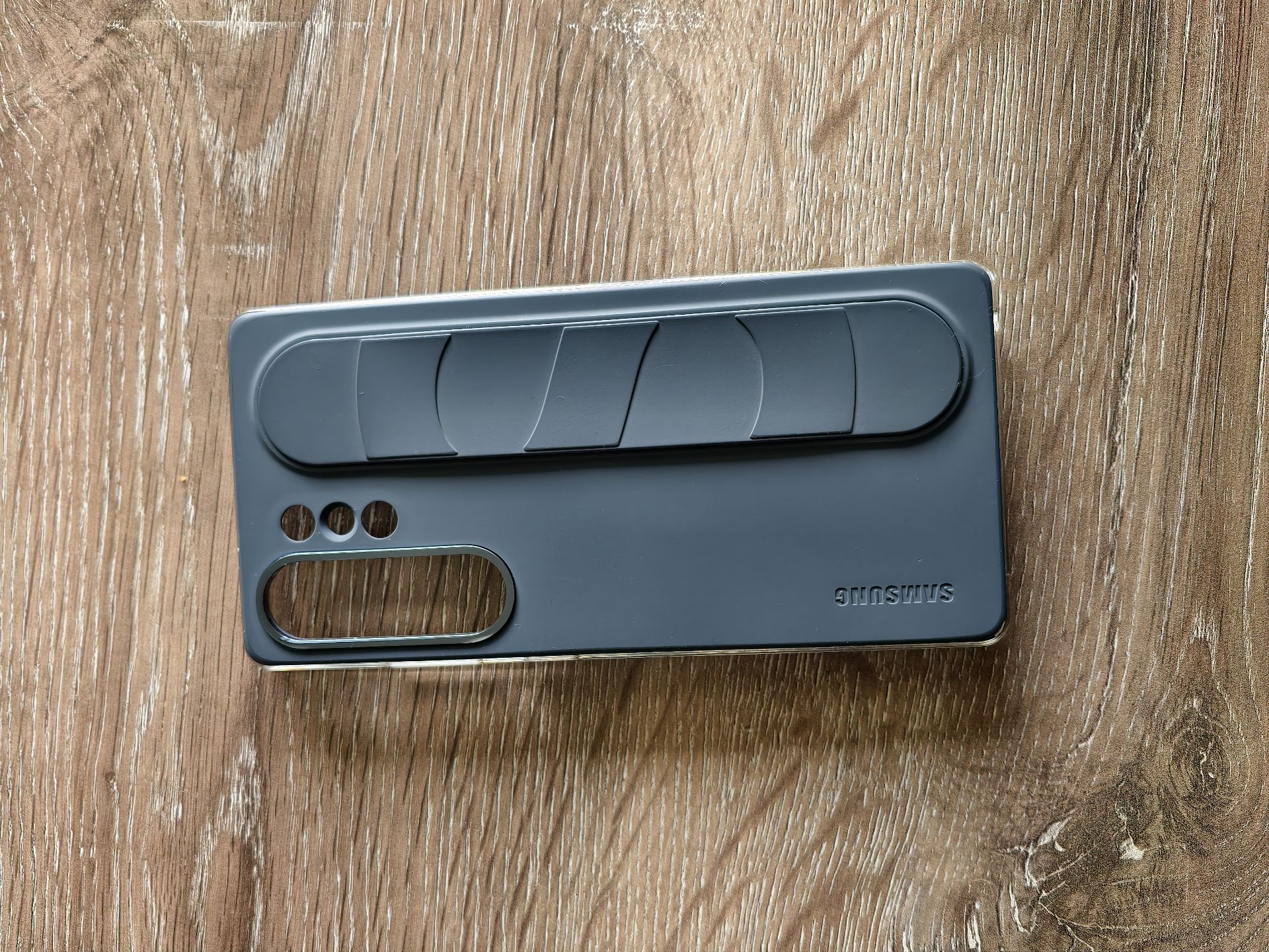 Original Samsung standing case - Image 4