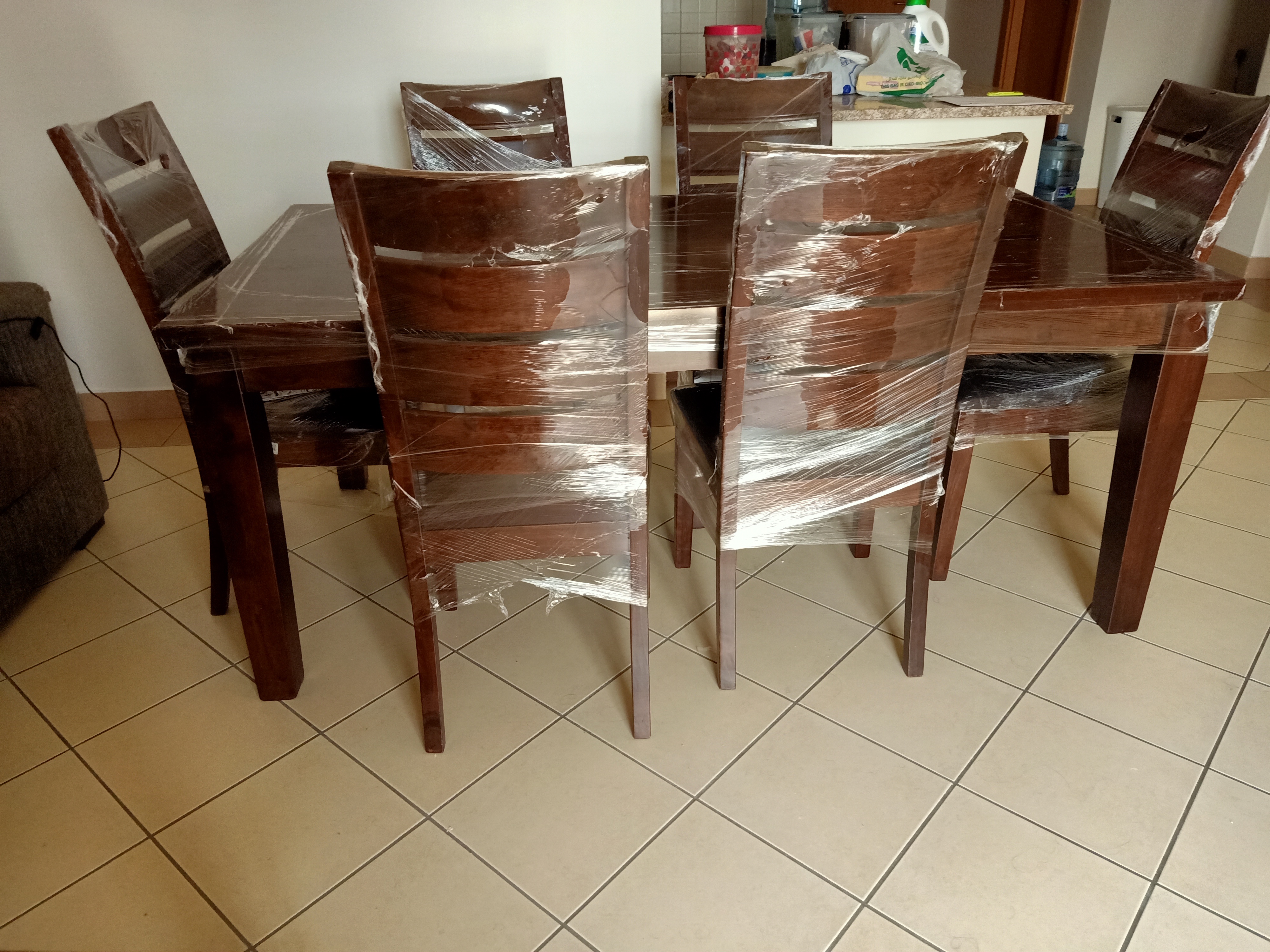Dinning table + 6 Chairs Excellent condition  - Image 3