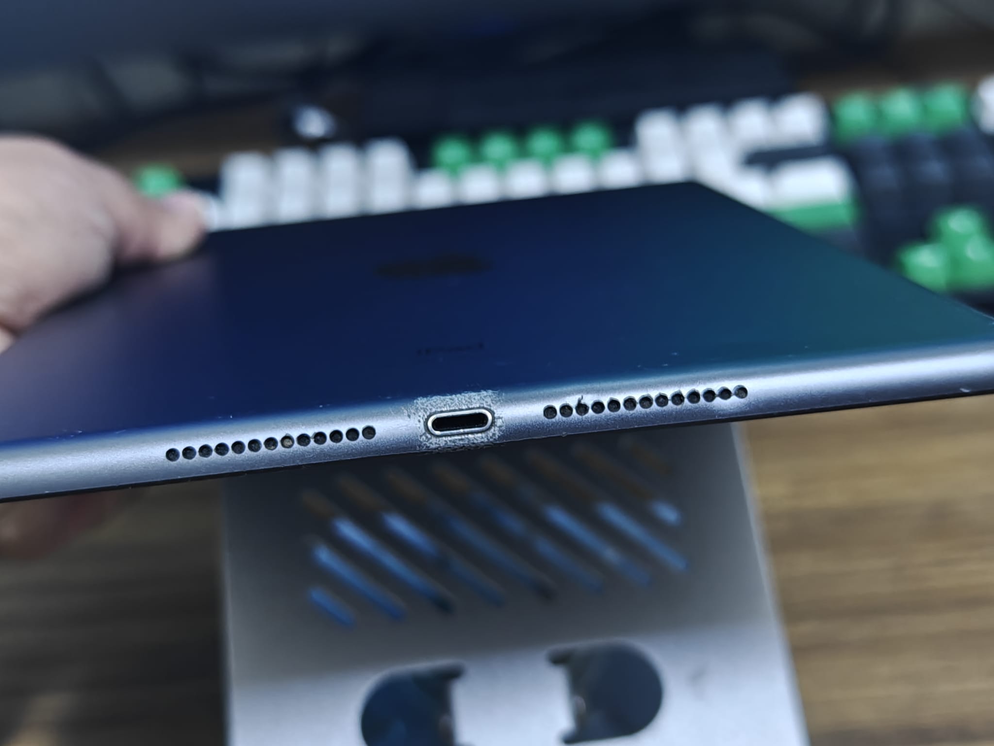 iPad 9th Gen 64GB - Image 4
