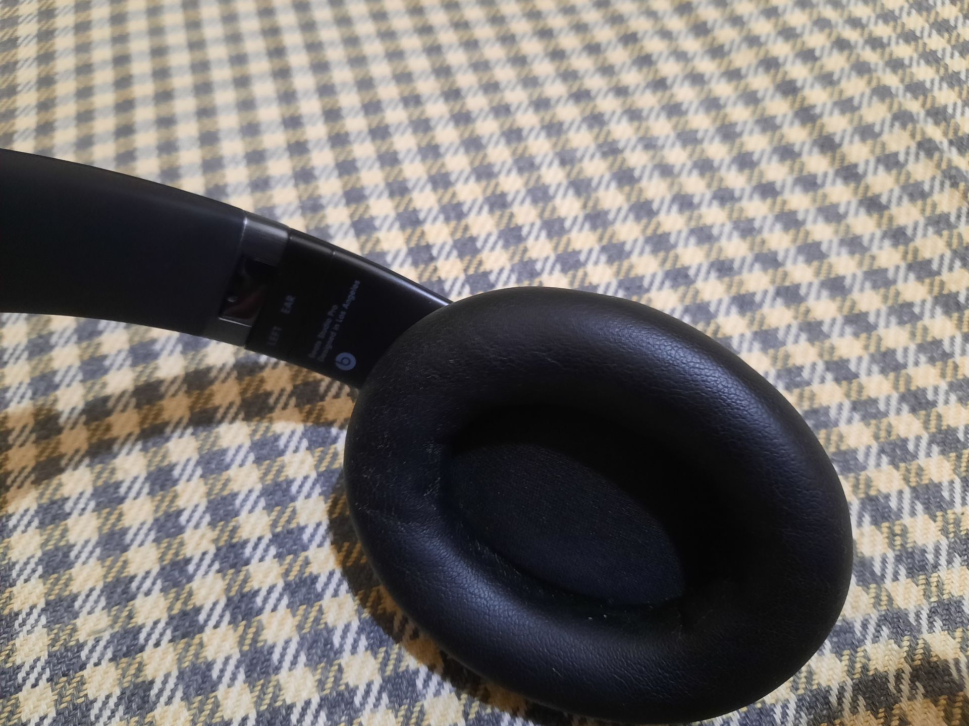 Original Beats studio pro like new - Image 5