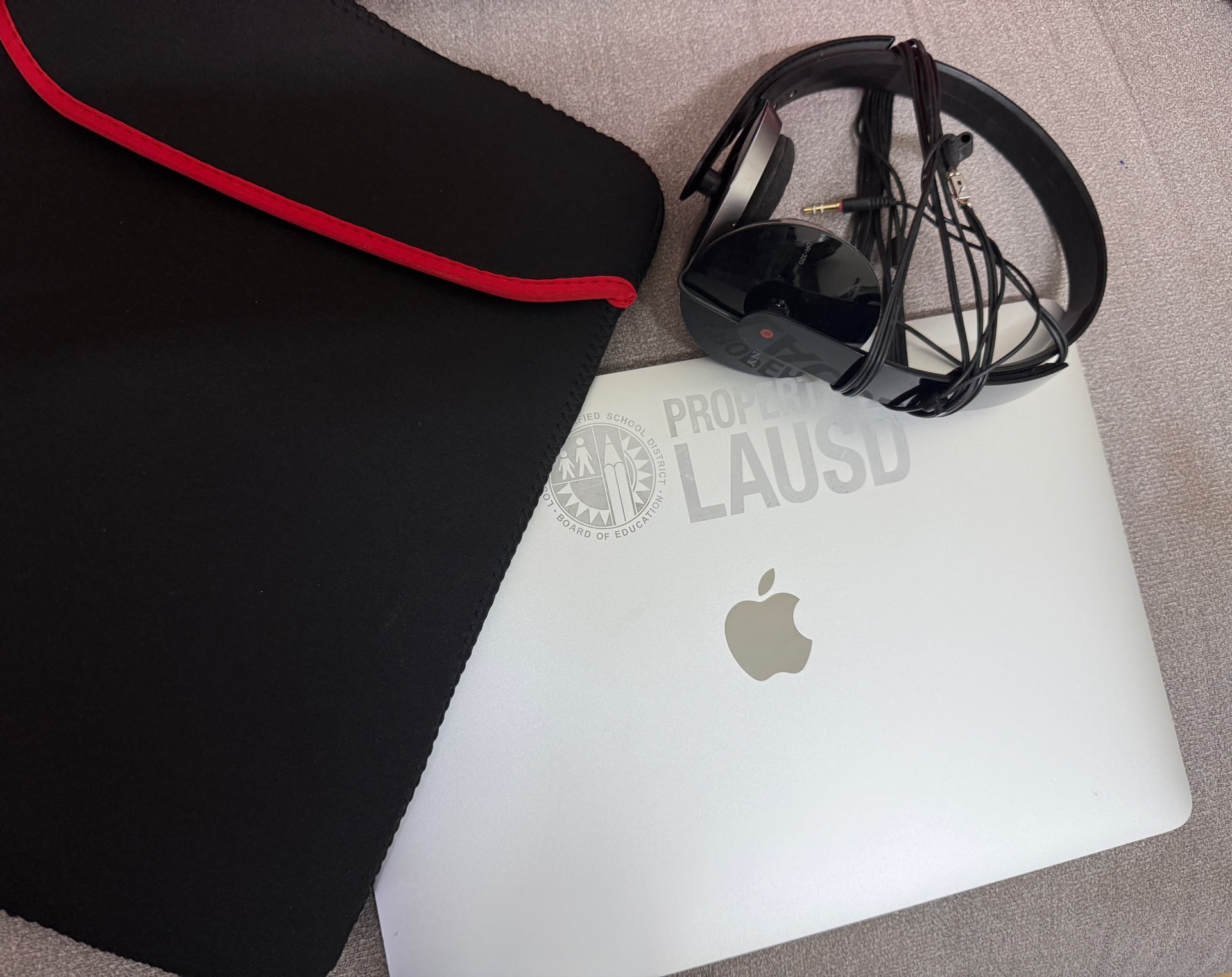 MacBook Pro 2017 - 13inch - Image 1