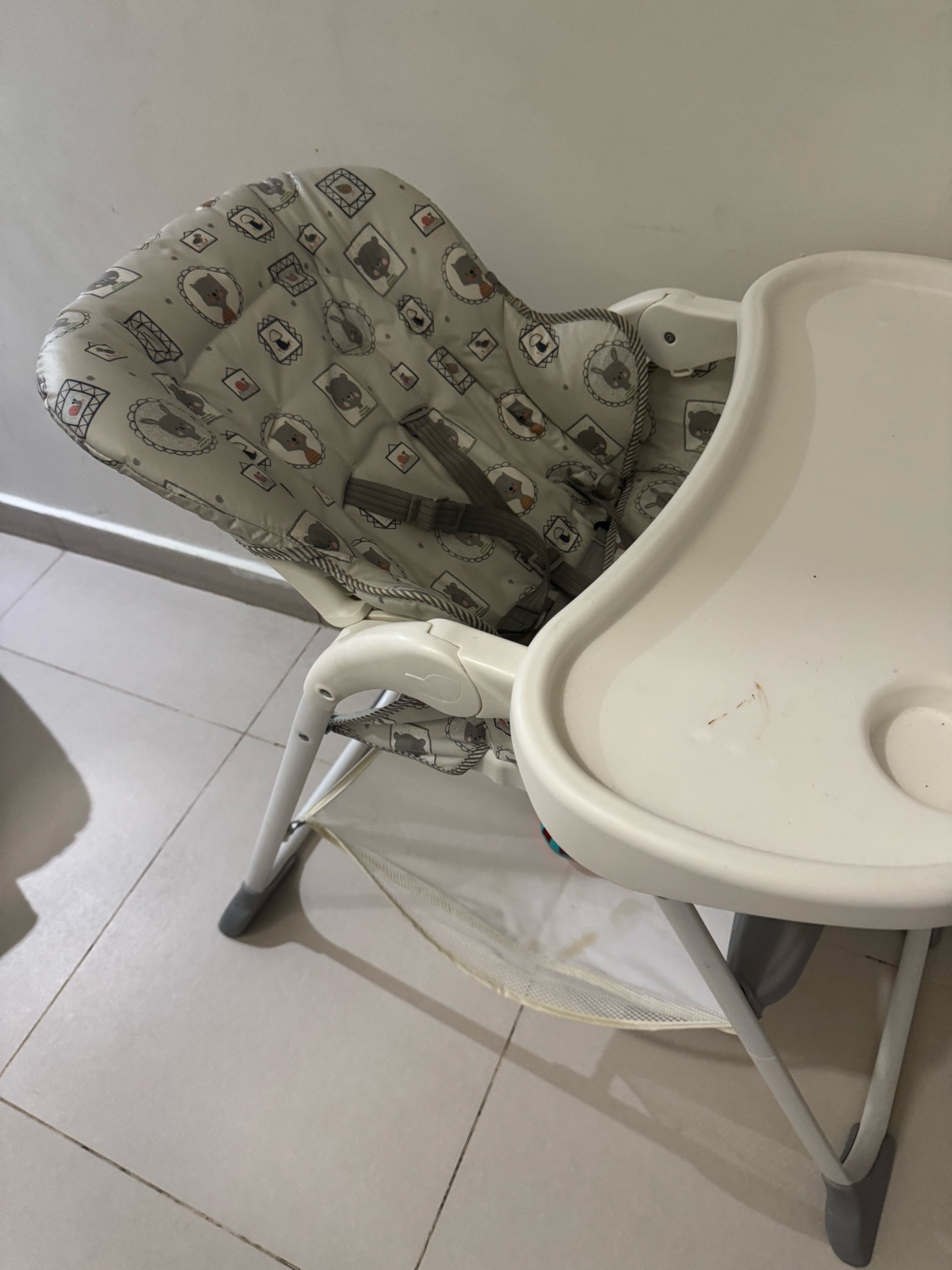 3 baby items for sale with feeding chair - Image 1