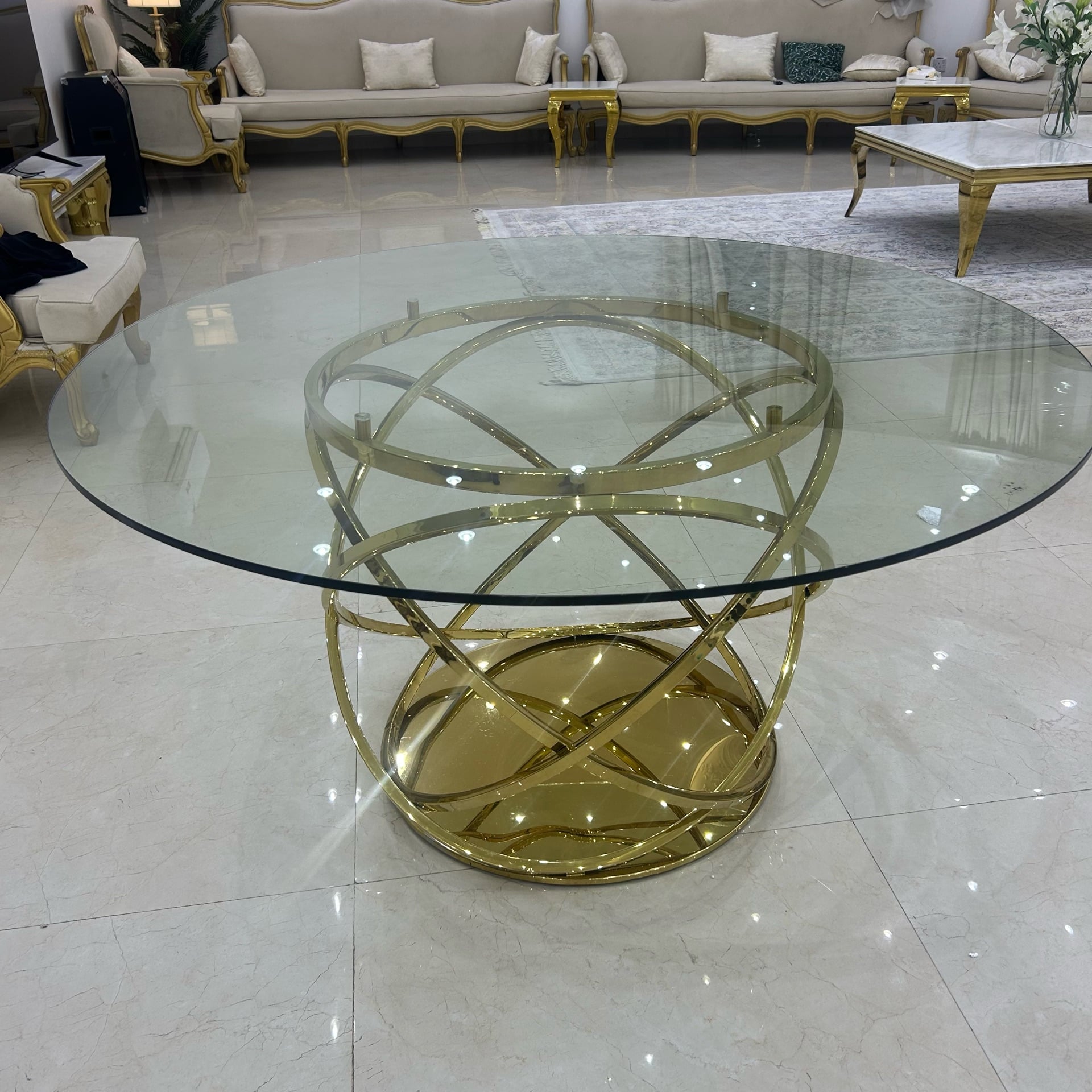 Dining table - Image 1
