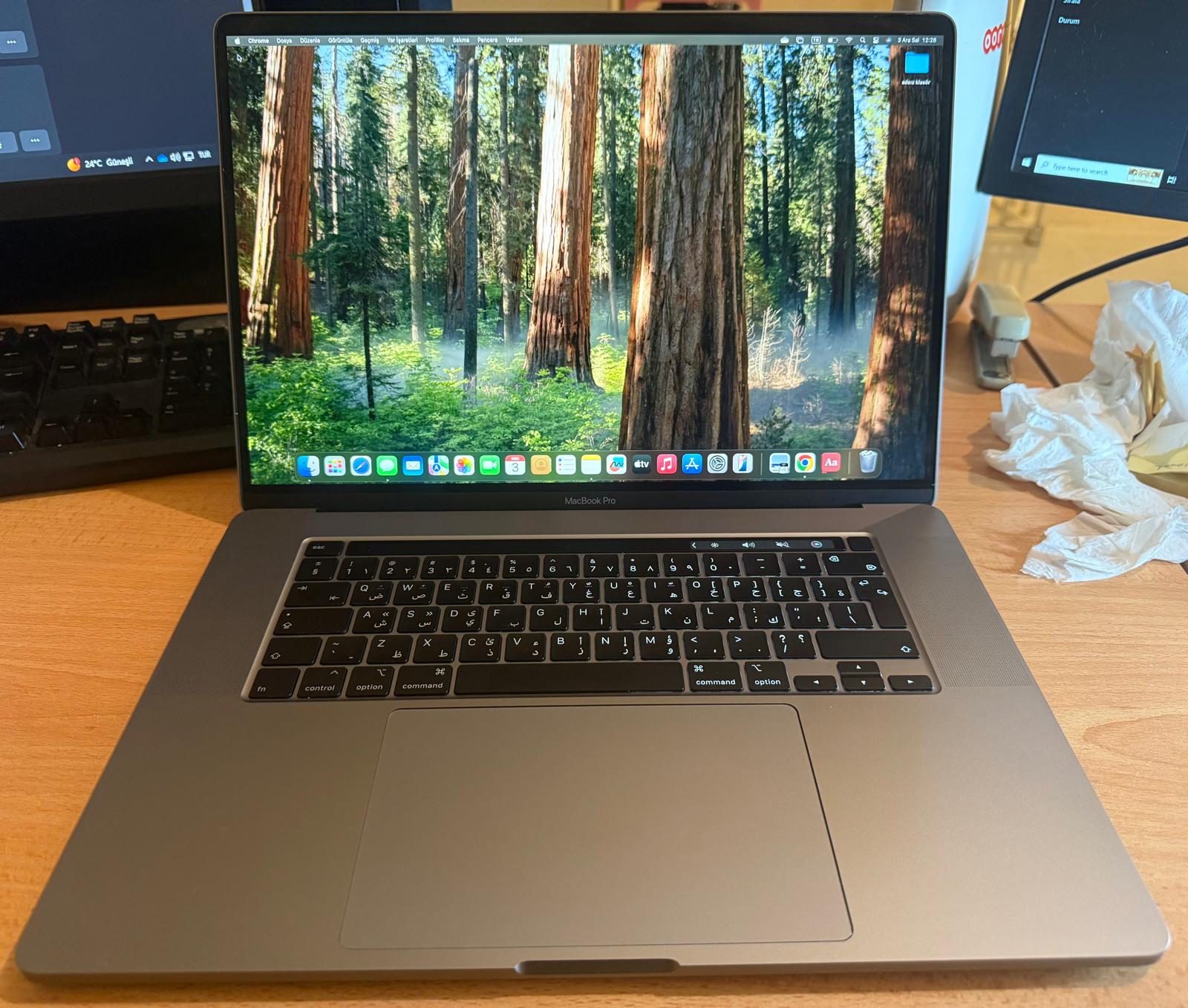 Apple MacBook Pro 16-Inch "Core i7" 2.6 2019 Space Gray - Image 1