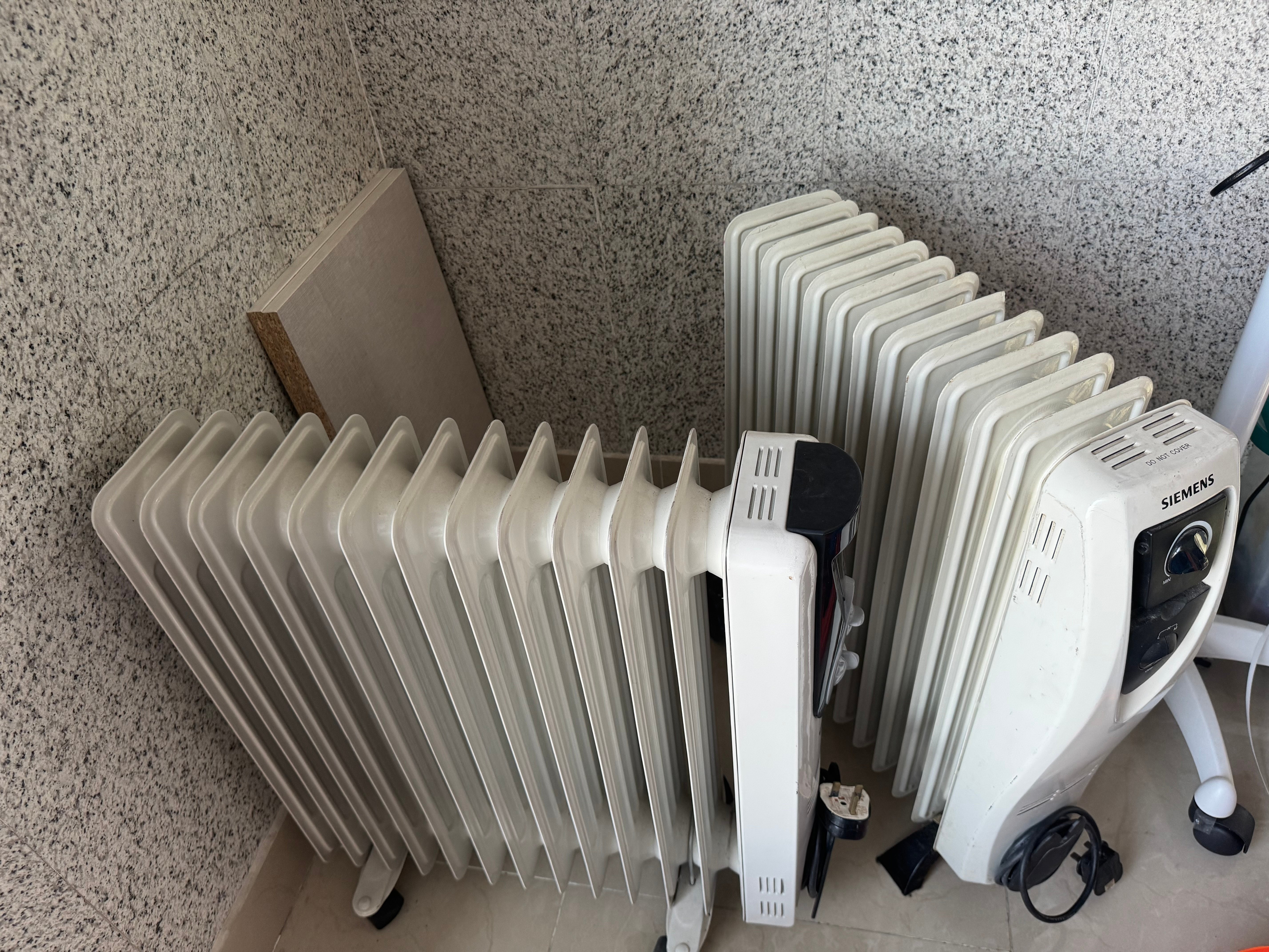 Oil heaters -450 Qr both great quality  - Image 6