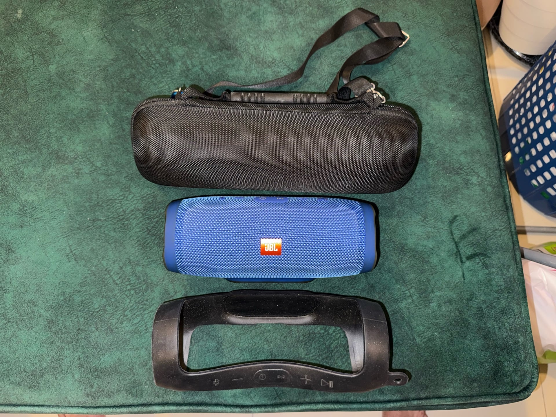 JBL CHARGE 3 with carrying case and rubber protector - Image 5
