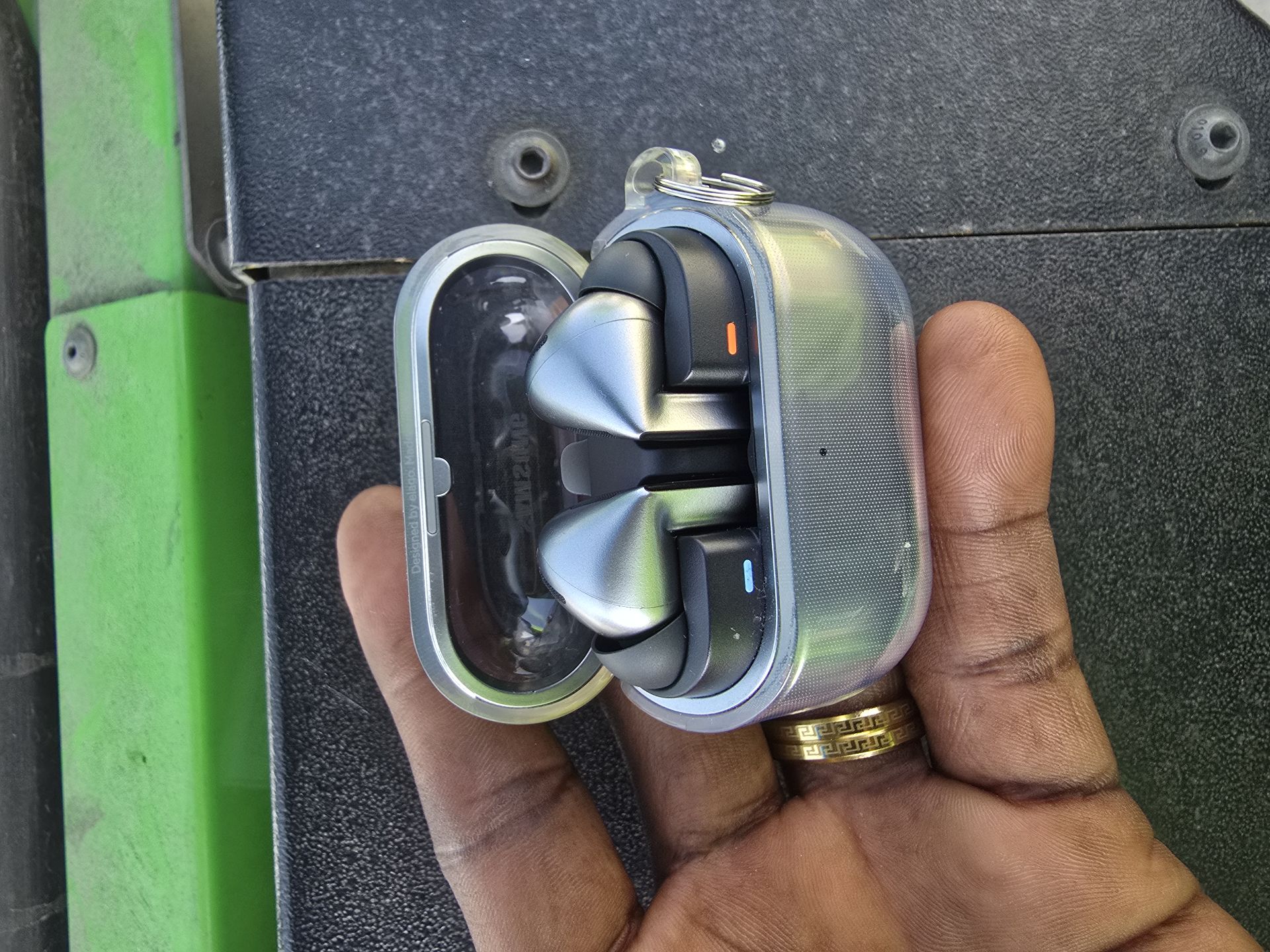 Samsung bud3 pro,good as new  - Image 3