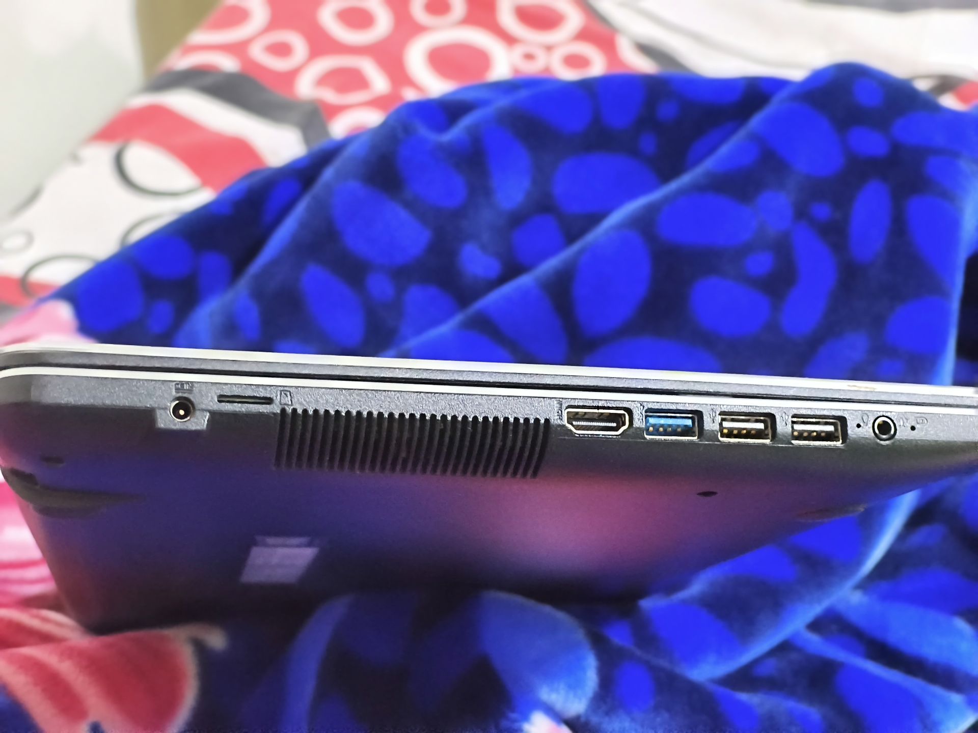 Asus VivoBook 15.6" Laptop | Clean Condition | Perfect for Students & Daily Use - Image 2