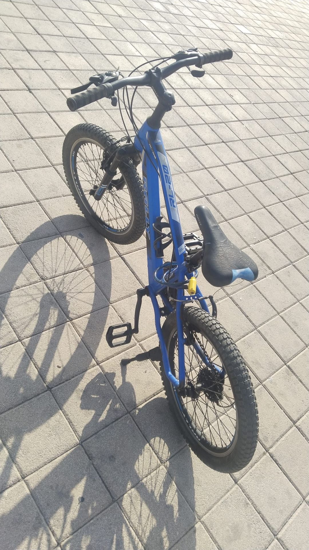 Rally kids mountain bike blue color strong and smoth ride  - Image 3