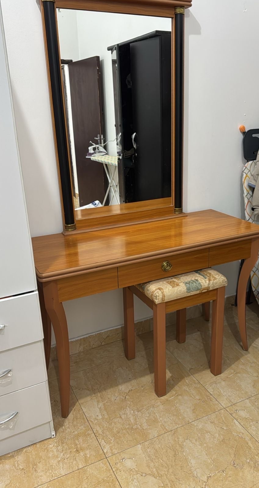 Ladies Dressing table for sale - Image 2