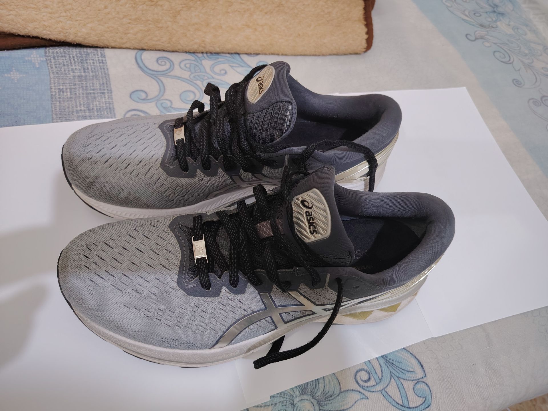 حذاء Asics gel kayano 27 رمادي مقاس 44 - Image 6
