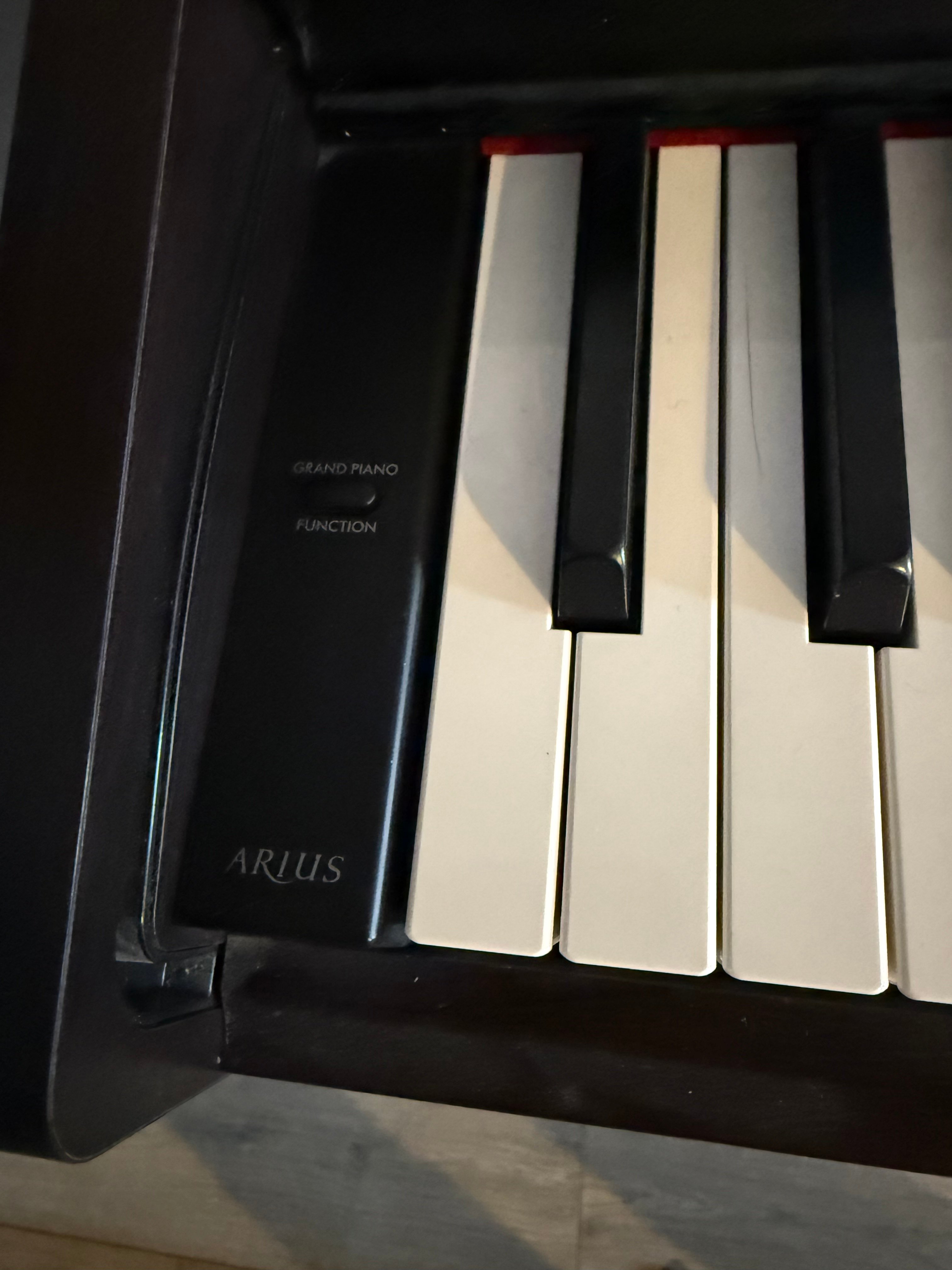 Piano Yamaha Arius - Image 3