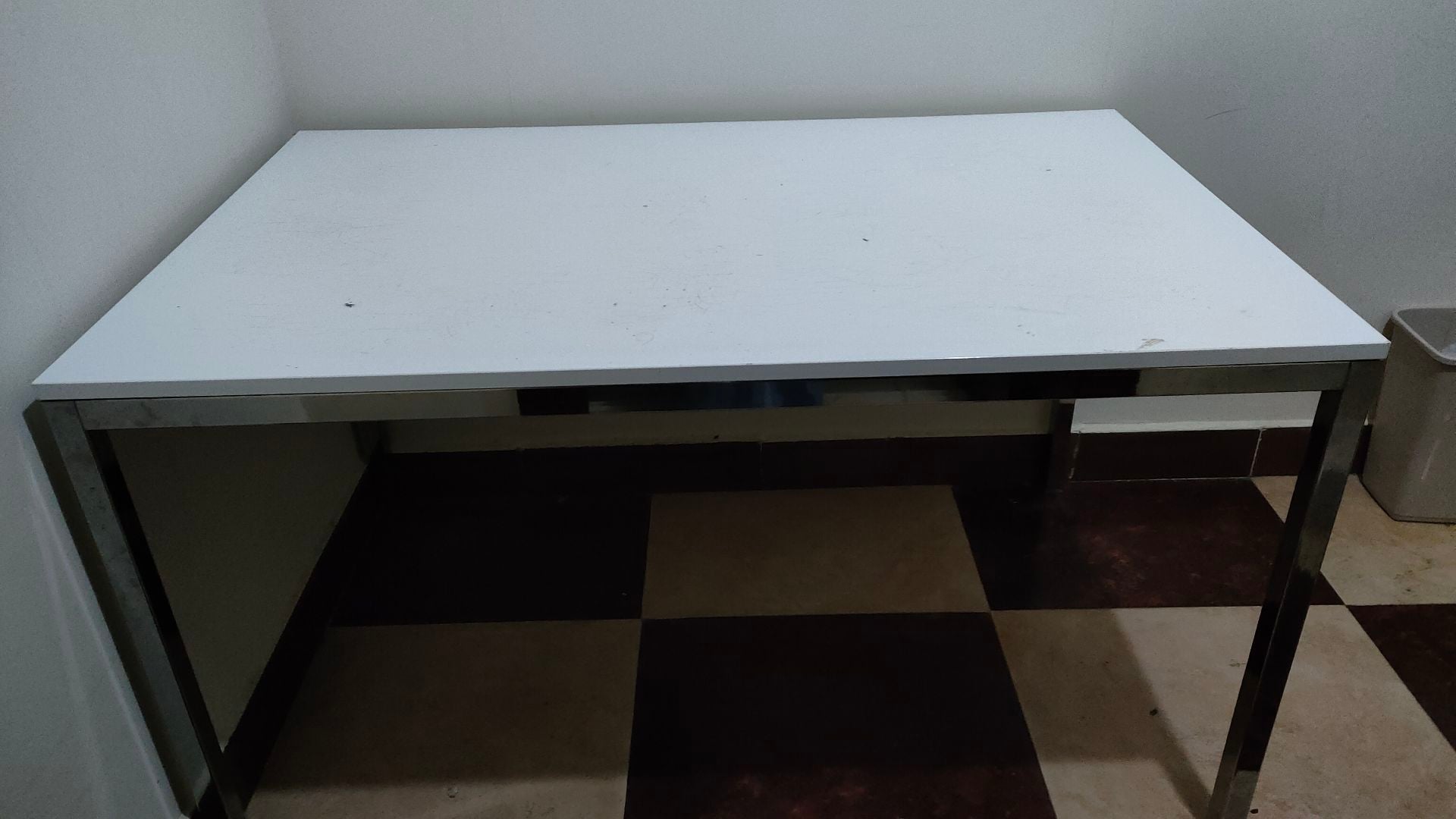 Dining table (Ikea) - Image 2