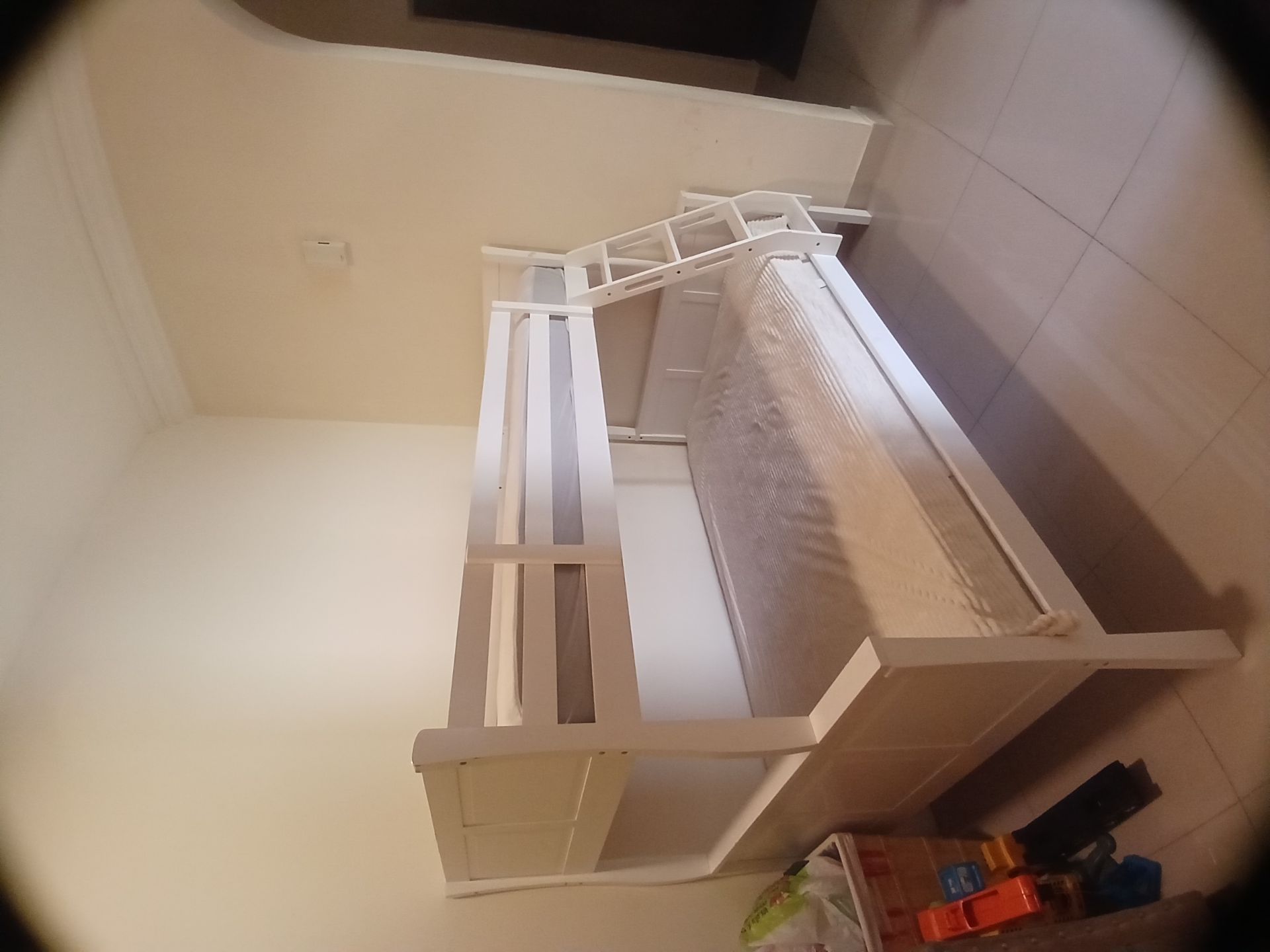White buncj bed with matress - Image 1