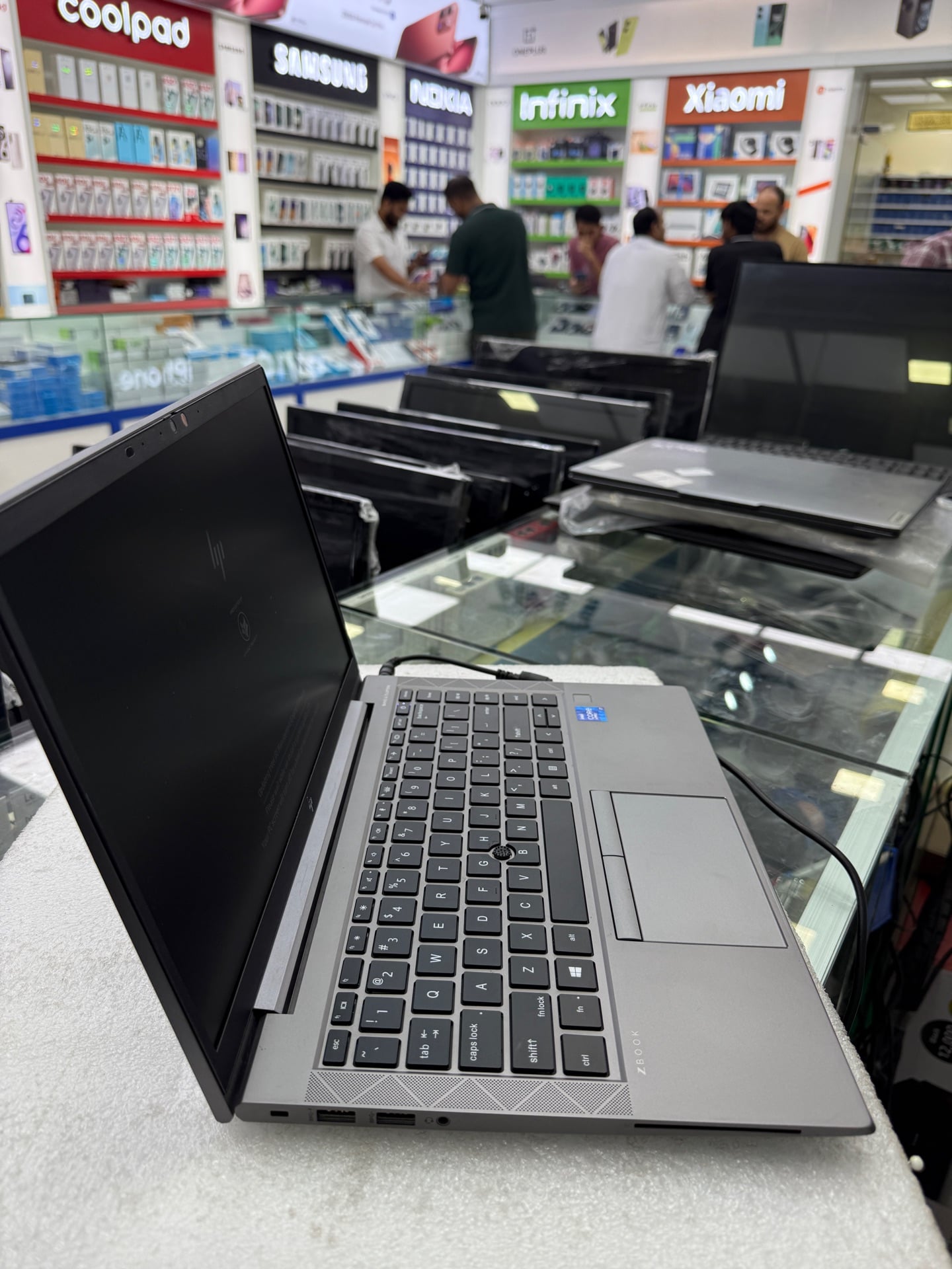  HP Z-Book Firefly 14 G8 Workstations i7 - 11th Gen - Image 3