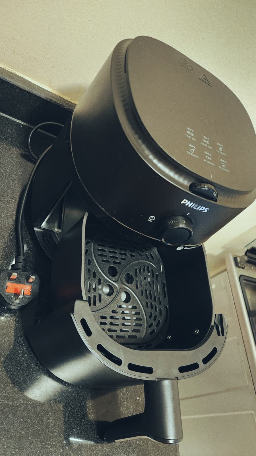 Philips Air Fryer – Excellent Condition – Barely Used - Image 3