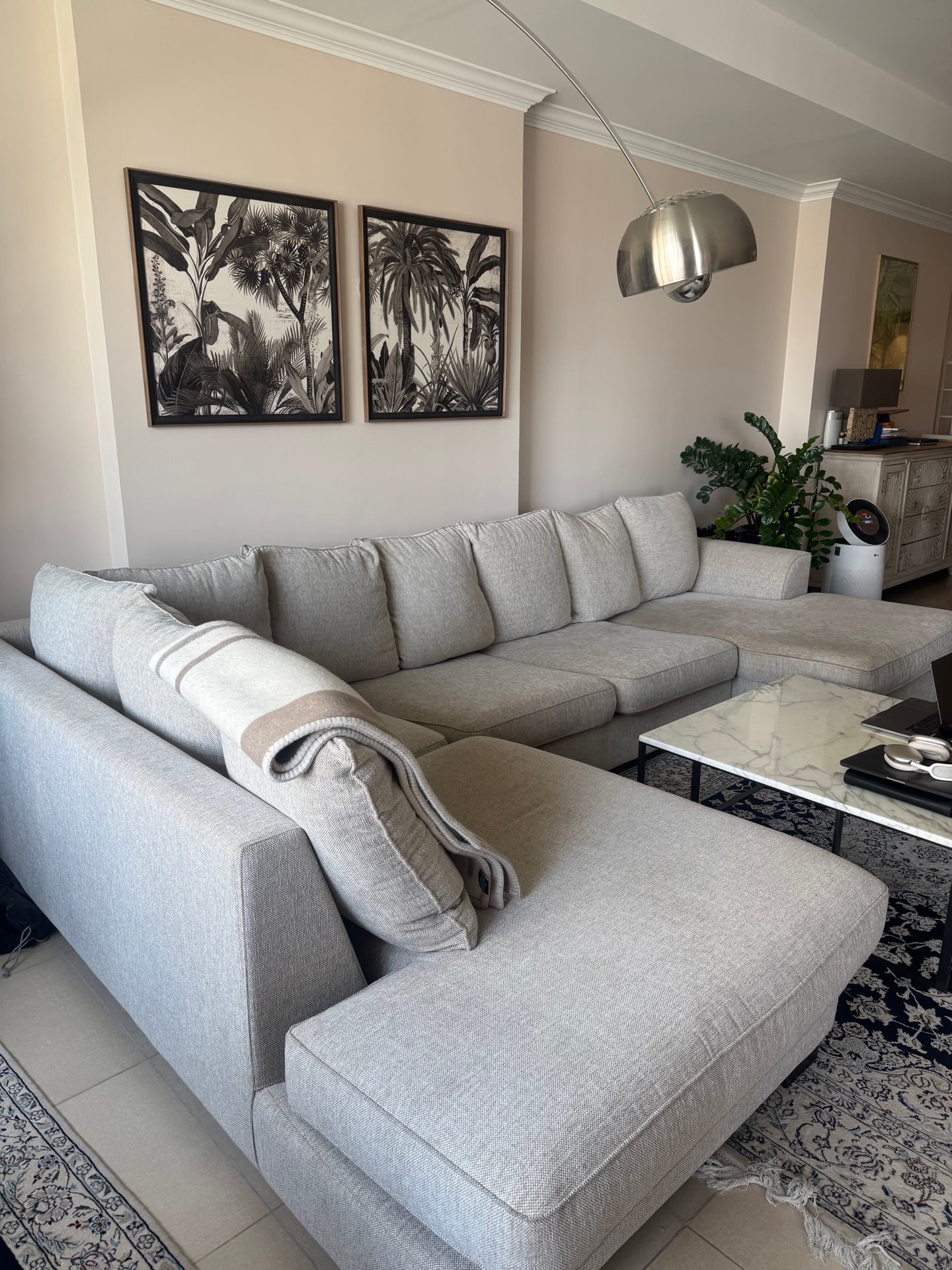 The One U-Shaped Sofa - Image 4